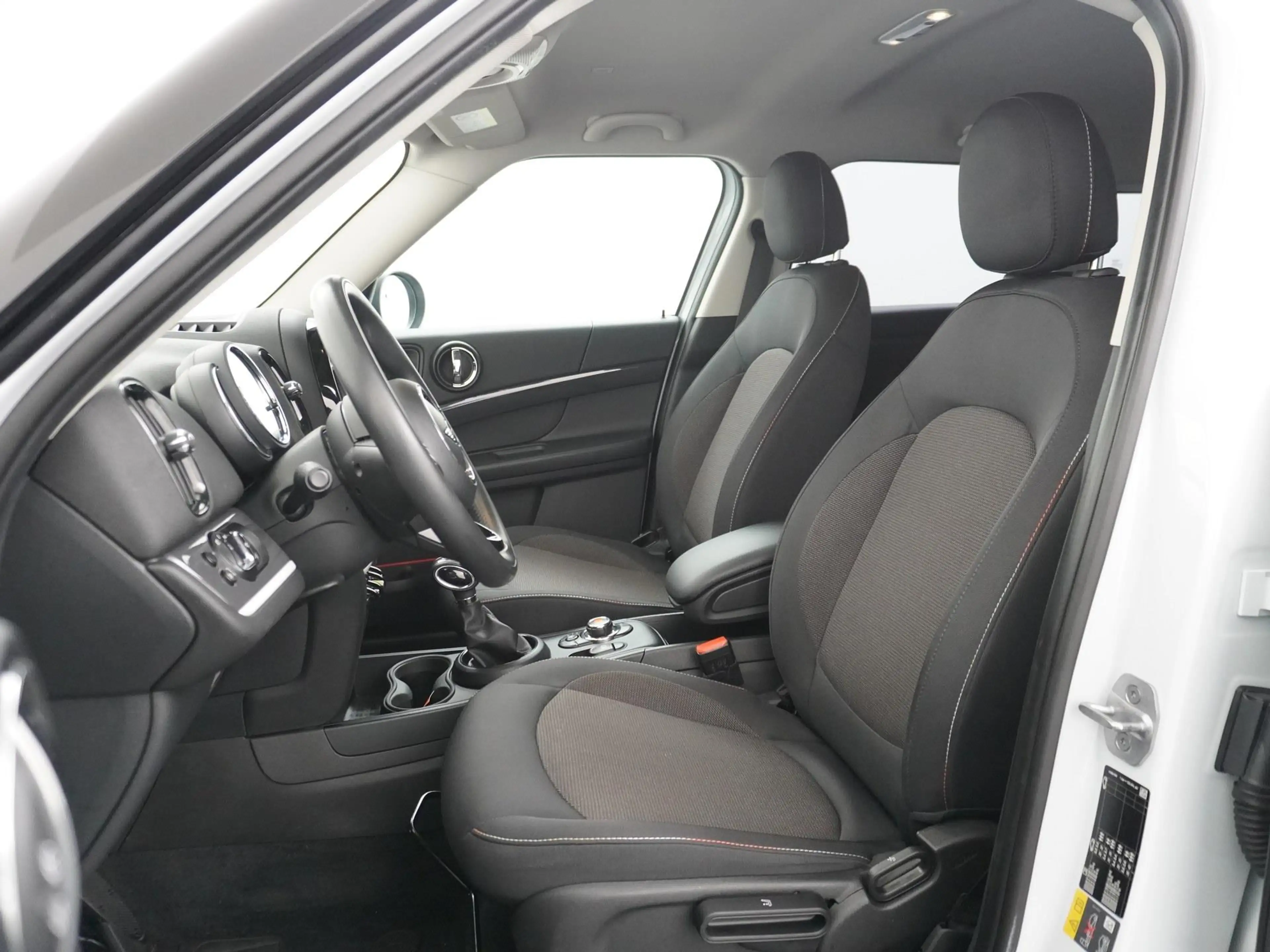 MINI Cooper SE Countryman 2.0 Hybrid ALL4 Pepper — photo 9