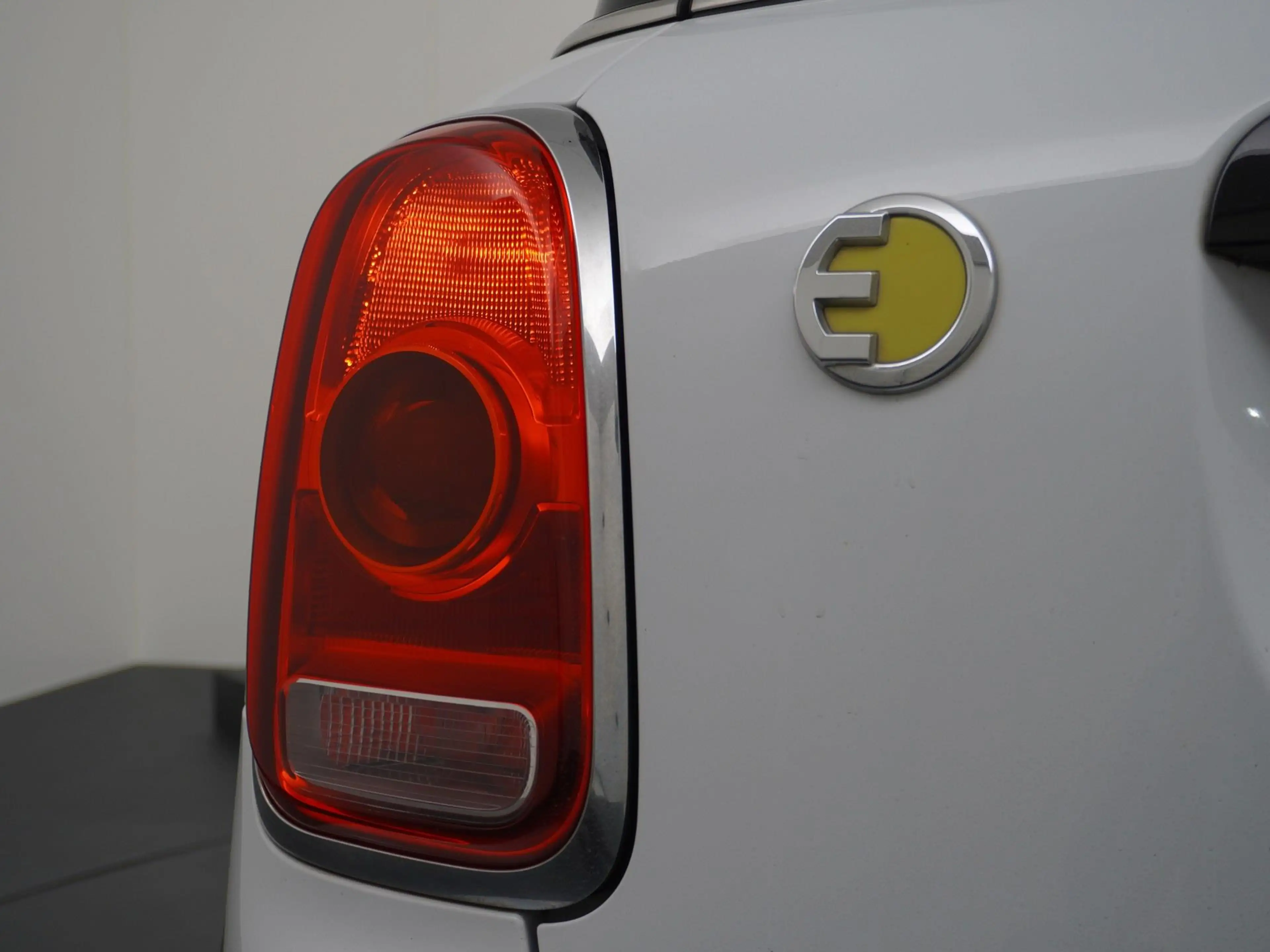MINI Cooper SE Countryman 2.0 Hybrid ALL4 Pepper — photo 6