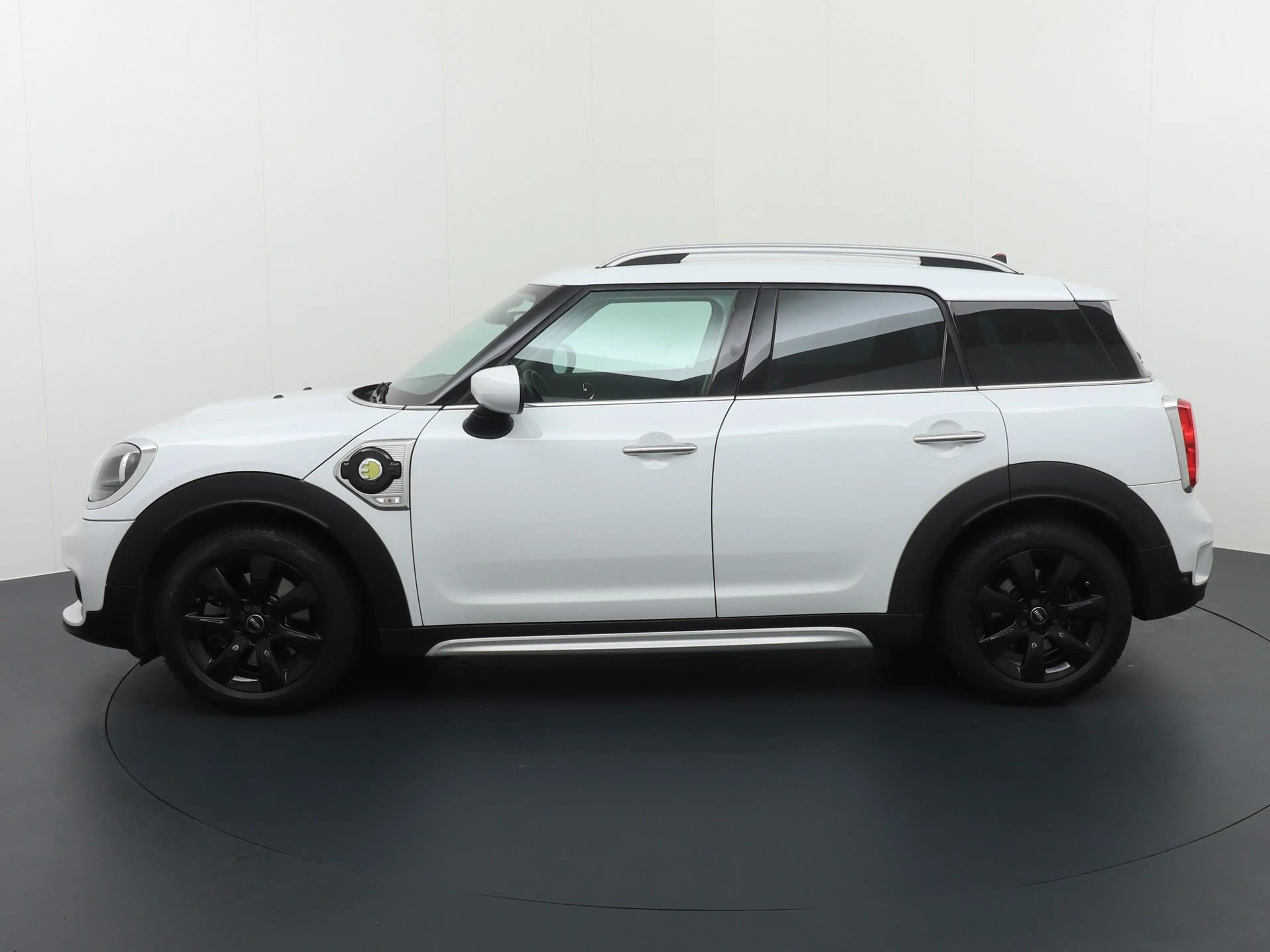 MINI Cooper SE Countryman 2.0 Hybrid ALL4 Pepper — photo 2