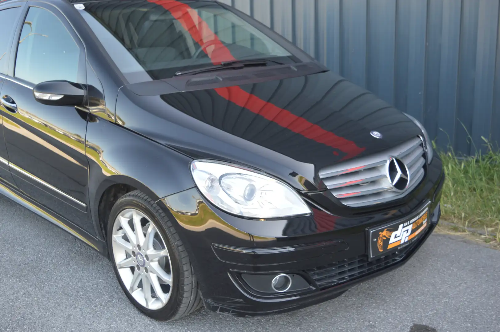 Mercedes-Benz B 150 **Automatik**Panorama**Pickerl** Zwart - 2