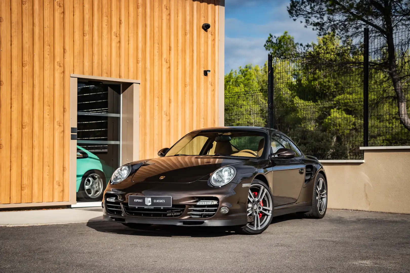 Porsche 911 911 Coupe 3.8 Turbo PDK A smeđa - 1