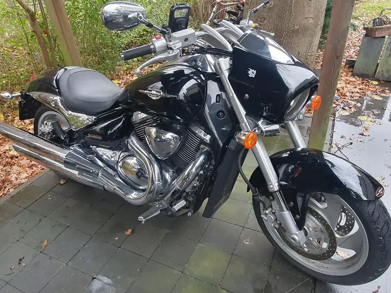 Suzuki Intruder M
