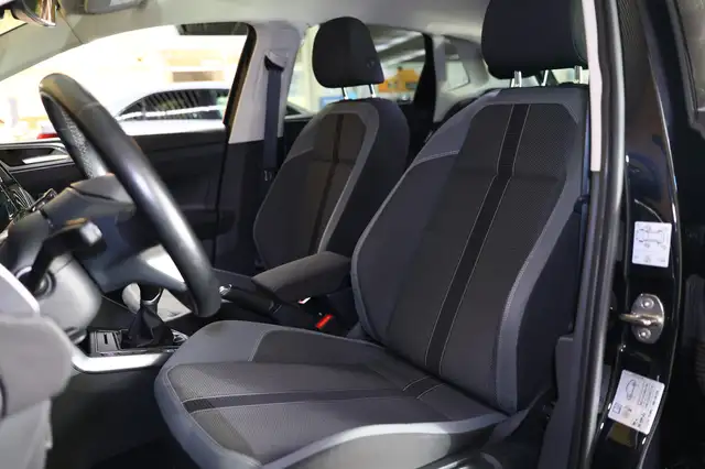 Volkswagen Polo view 24