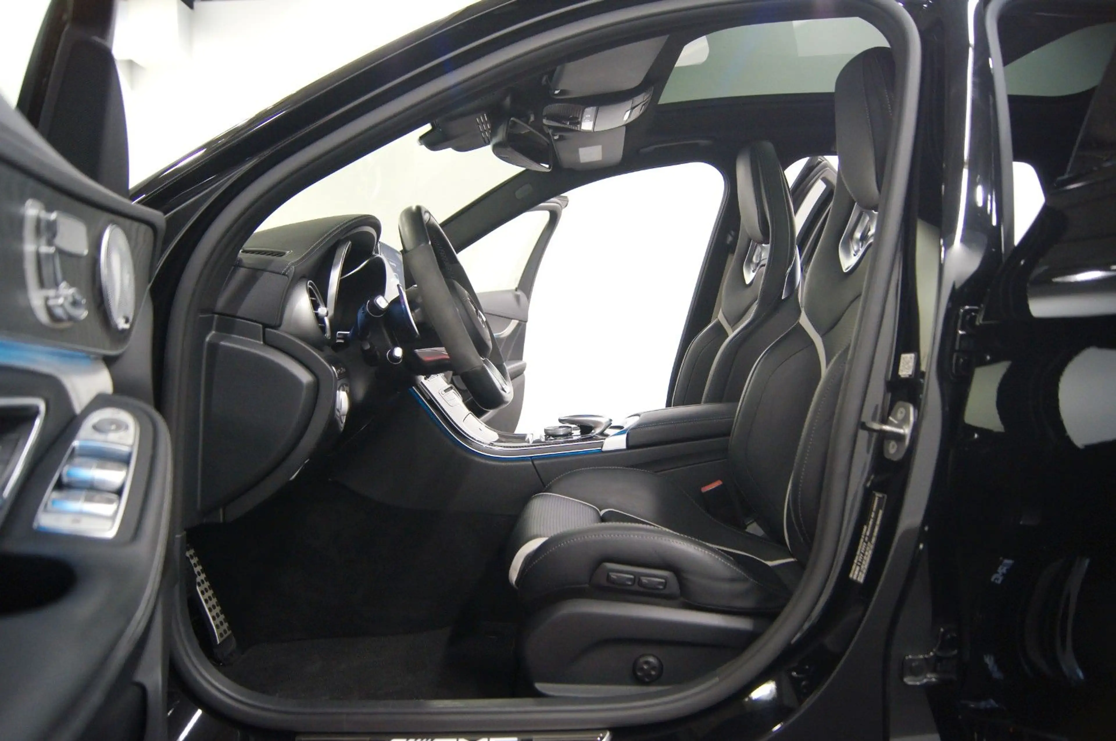 Mercedes-Benz C 63 AMG |HUD|PANO|BUR|PERFRSITZ|360|NIGHT|DRIVER — photo 2
