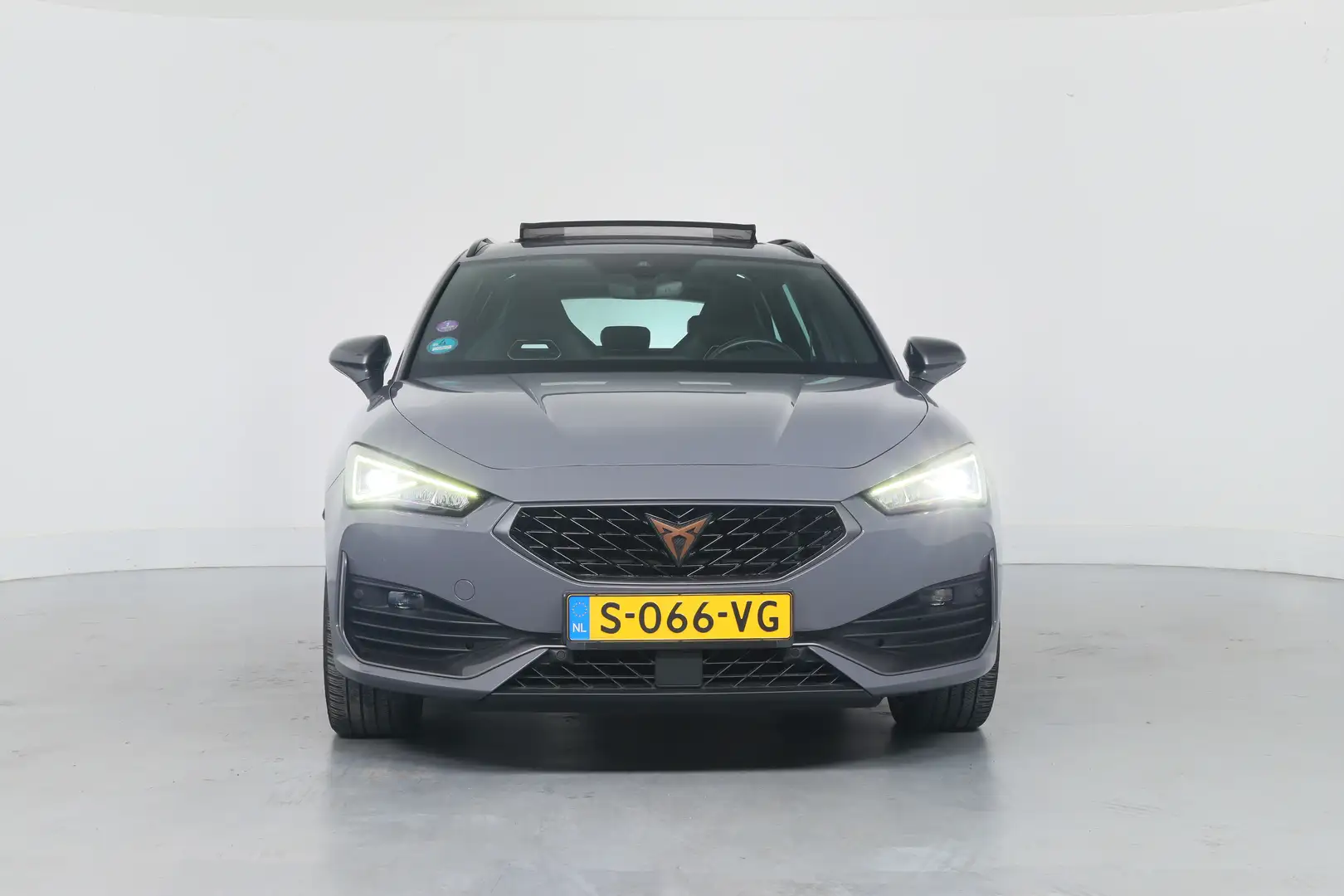 CUPRA Leon Sportstourer 1.4 e-Hybrid VZ Performance | Trekhaa Gris - 2