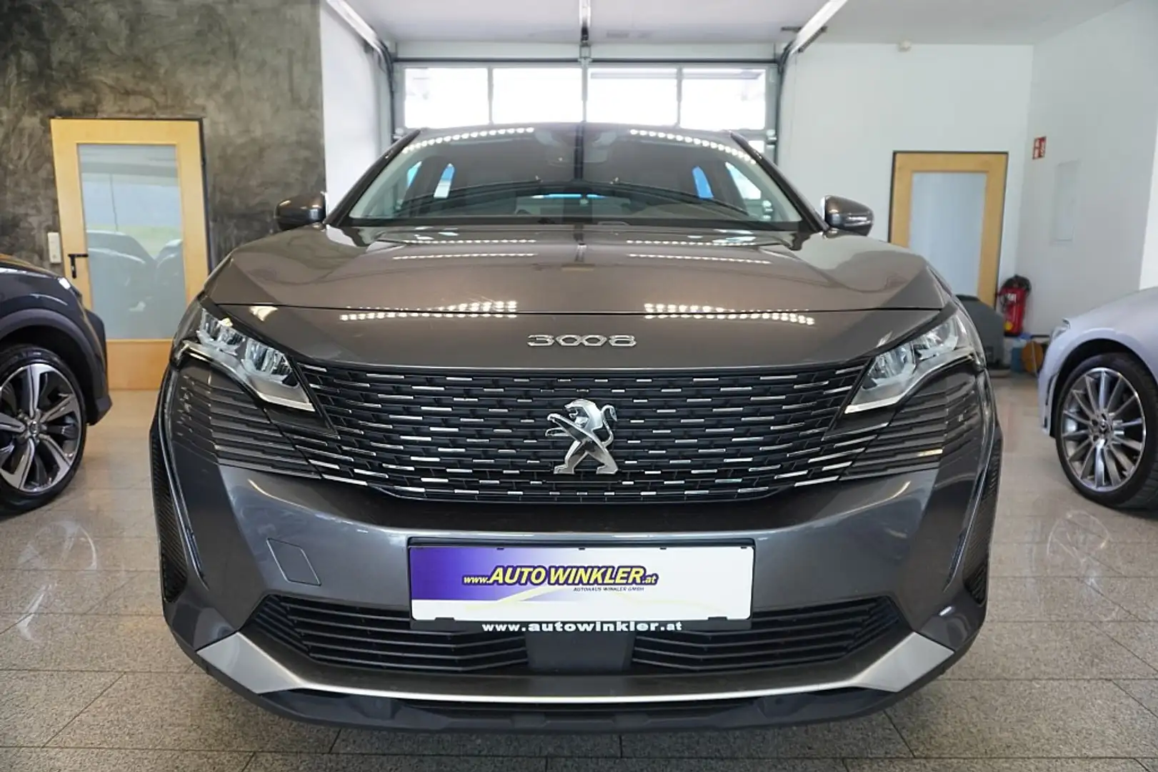 Peugeot 3008 1.6 Hybrid 225 Allure MY22/LED/Virtual/Navi Grau - 2