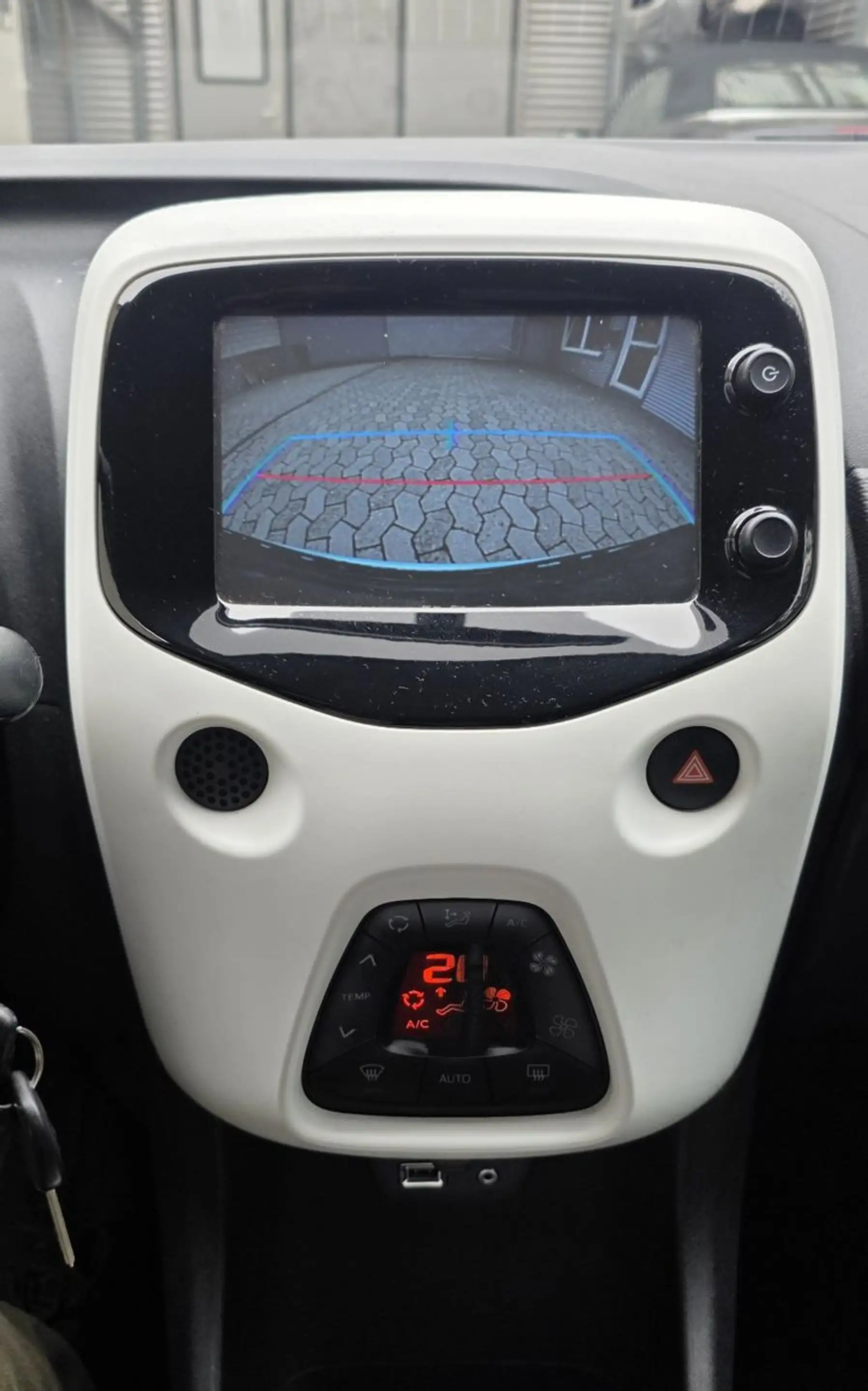 Citroen C1 Shine 82 ps, Klimatonik,Kamera,Alu,Miror-Link — photo 13