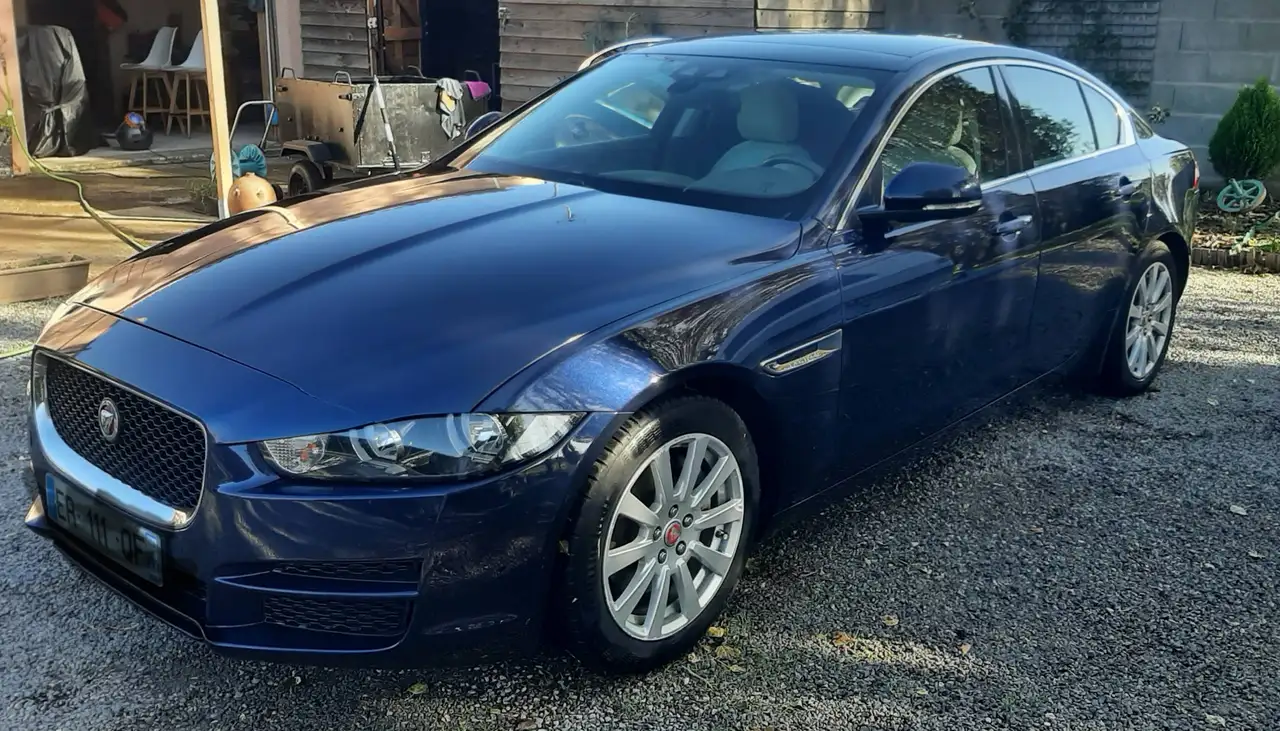 Jaguar XE