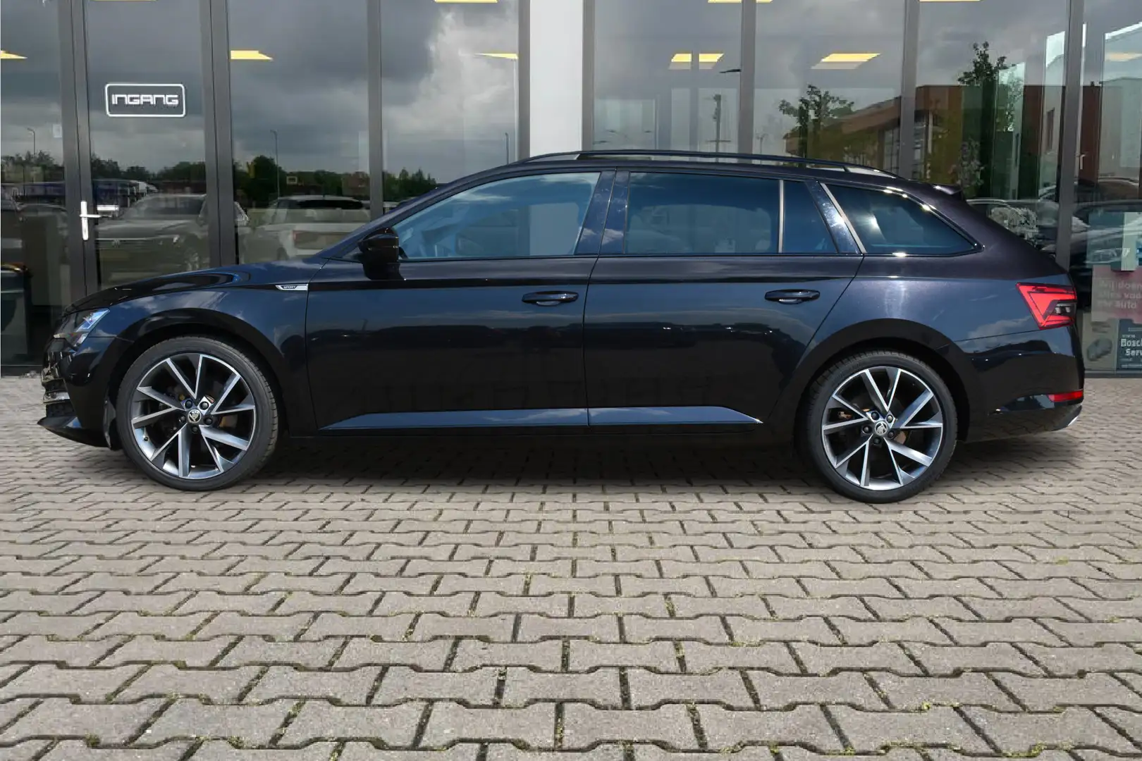 Skoda Superb Combi 1.4 TSI iV Sportline | Camera | Trekhaak | 1 Zwart - 2