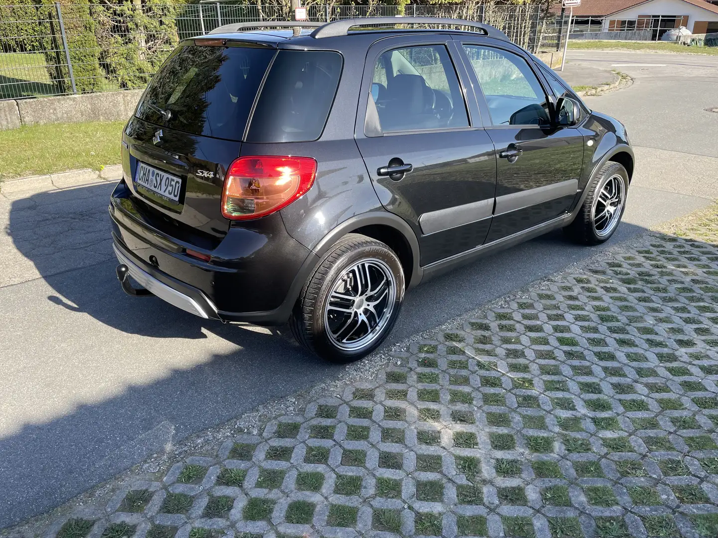 Suzuki SX4 1.6 VVT 4x2 Comfort Top Zustand Rostfrei AHK Schwarz - 2