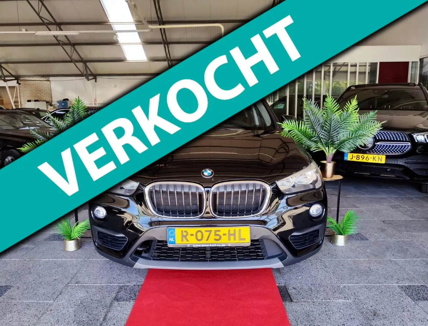 BMW X1 SDrive 2.0 d AUT High EXECUTIVE PANO! 2019 Zwart - 1