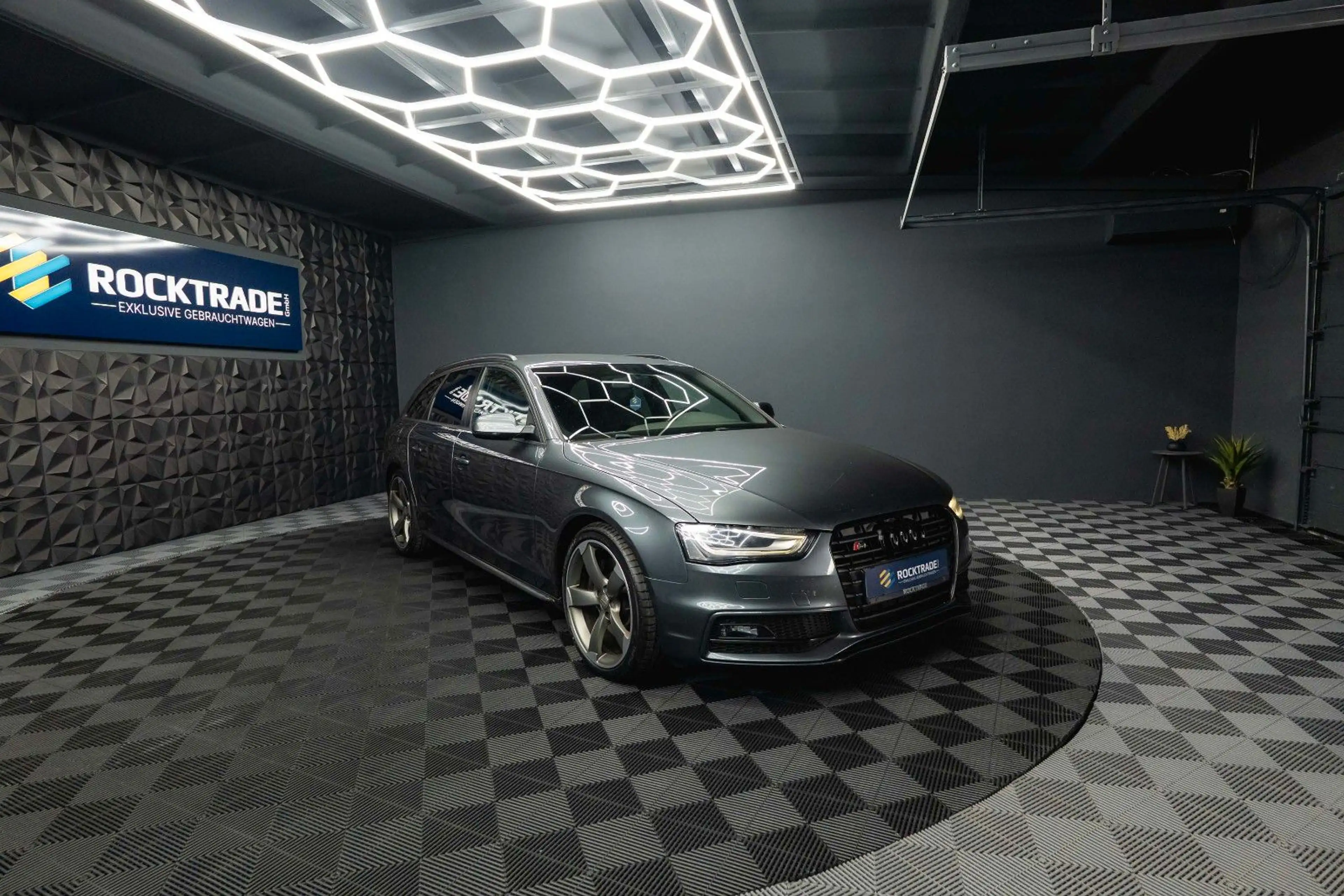 Audi S4 Avant 3.0 TFSI quattro | Top Zustand | LED — photo 6