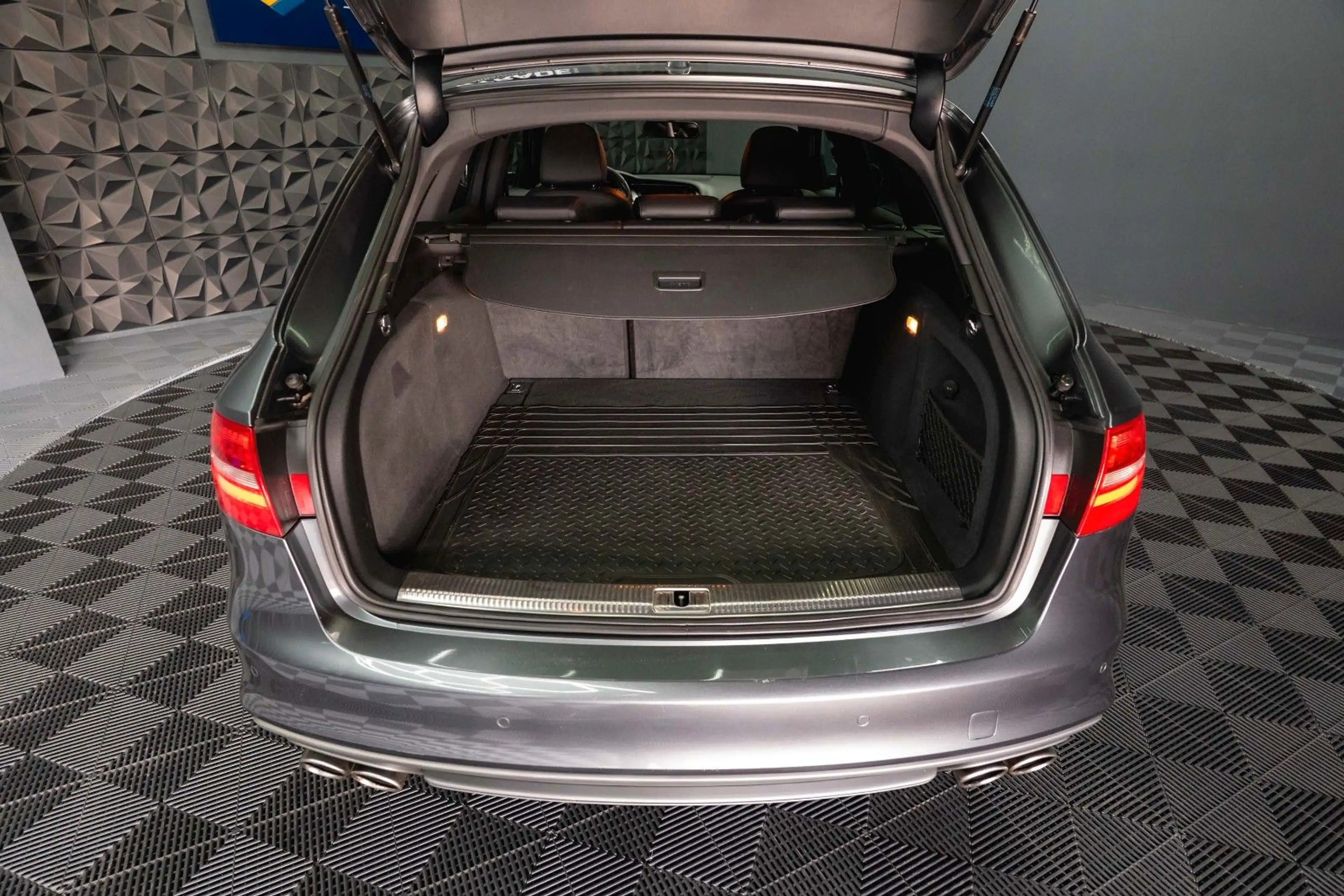 Audi S4 Avant 3.0 TFSI quattro | Top Zustand | LED — photo 13