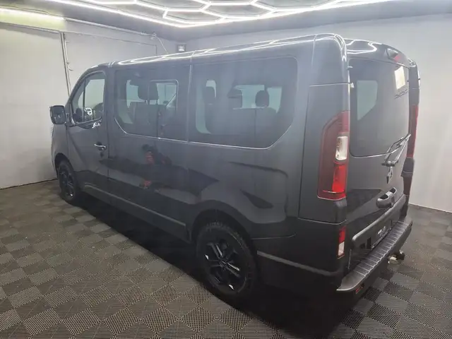Renault Trafic view 4