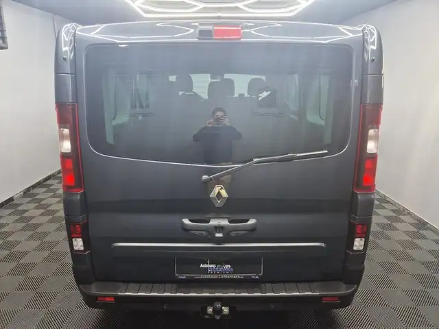 Renault Trafic view 7