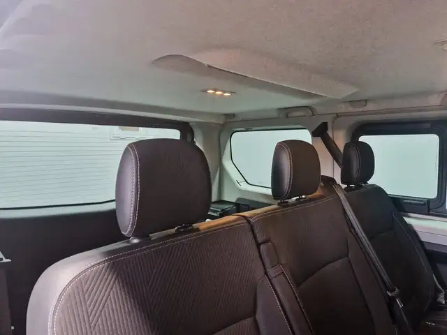 Renault Trafic view 12