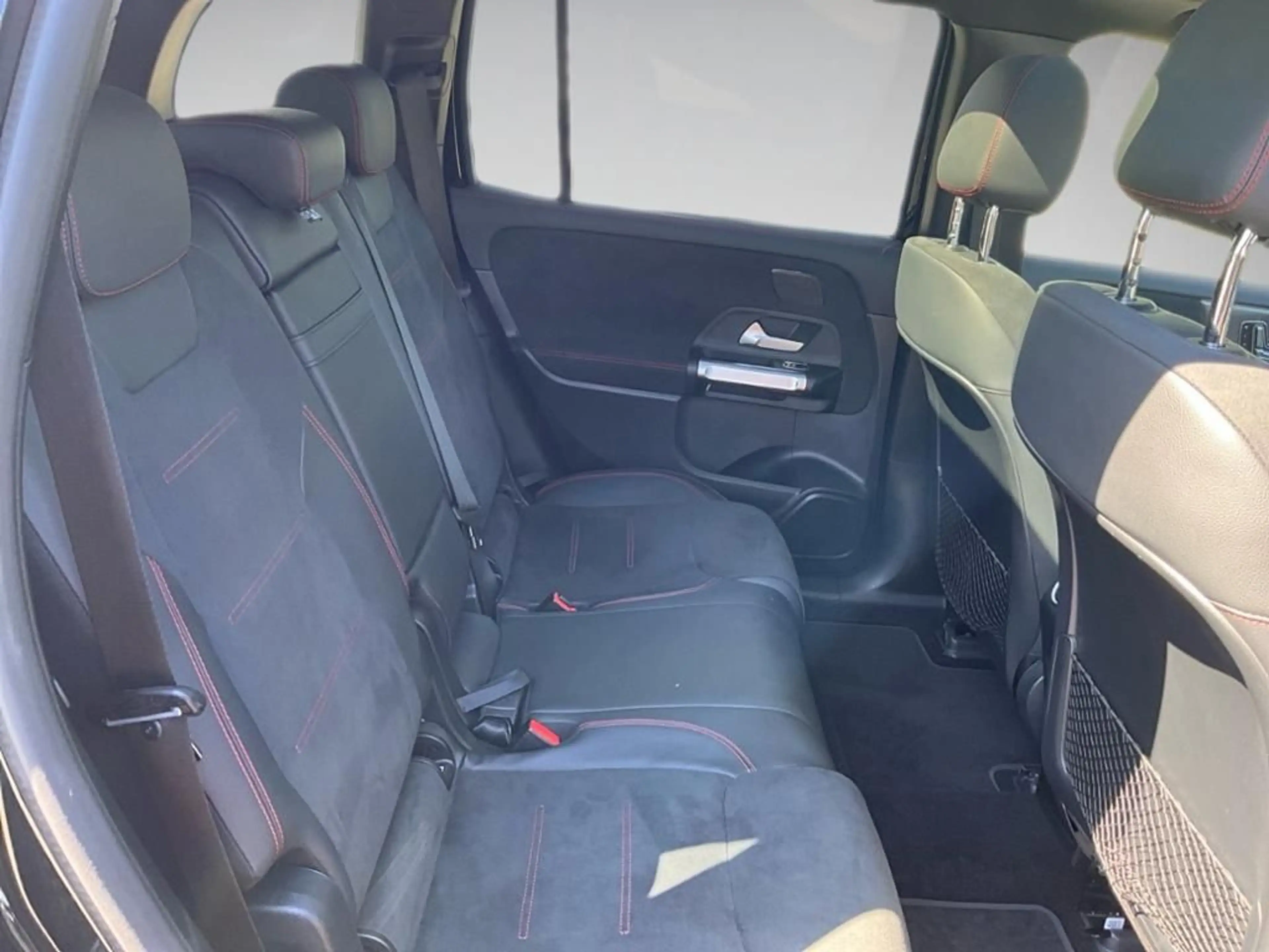 Mercedes-Benz EQB 300 4M AMG Advanced-Plus-Paket 360 ACC AUT — photo 11