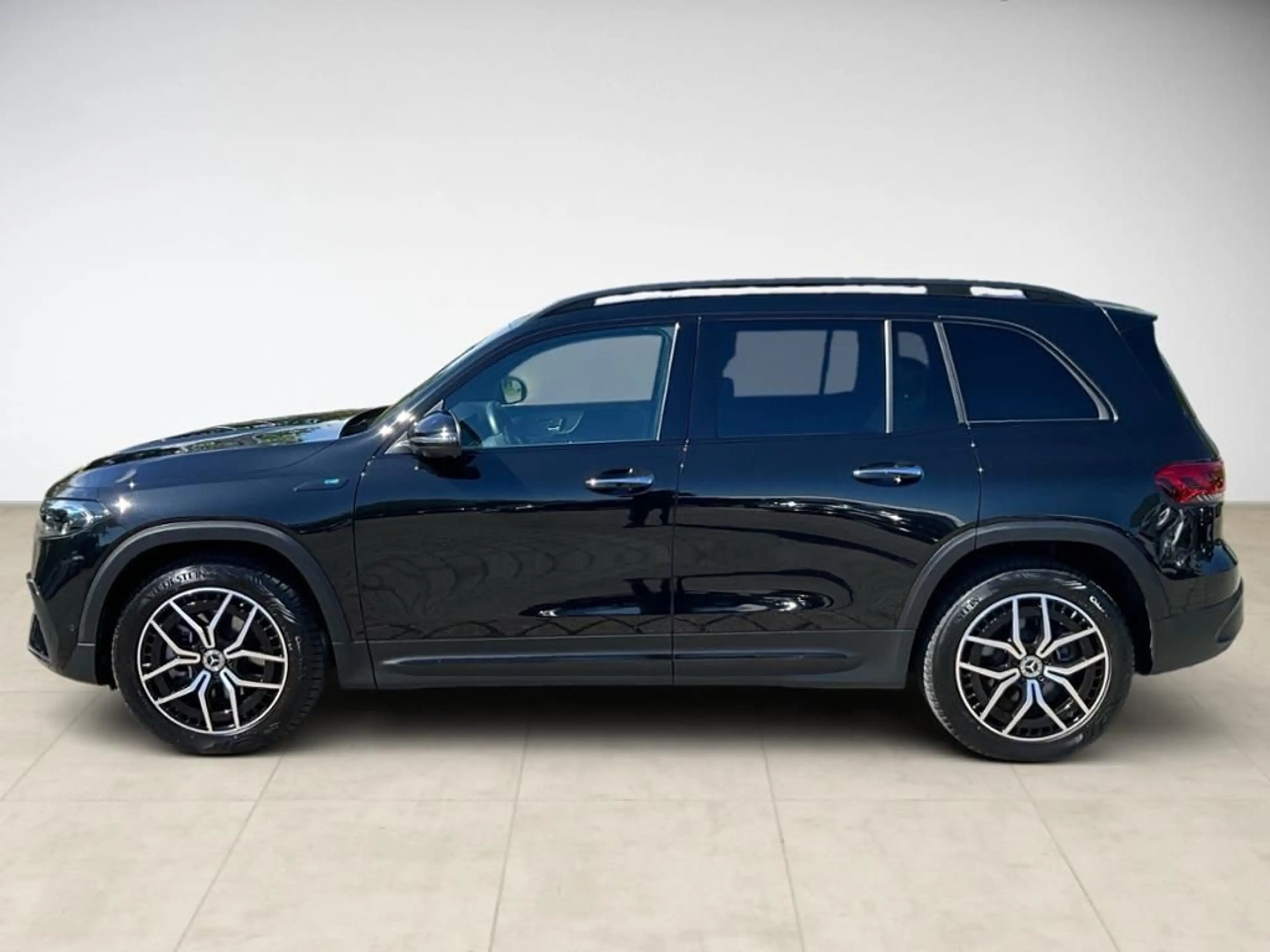 Mercedes-Benz EQB 300 4M AMG Advanced-Plus-Paket 360 ACC AUT — photo 3