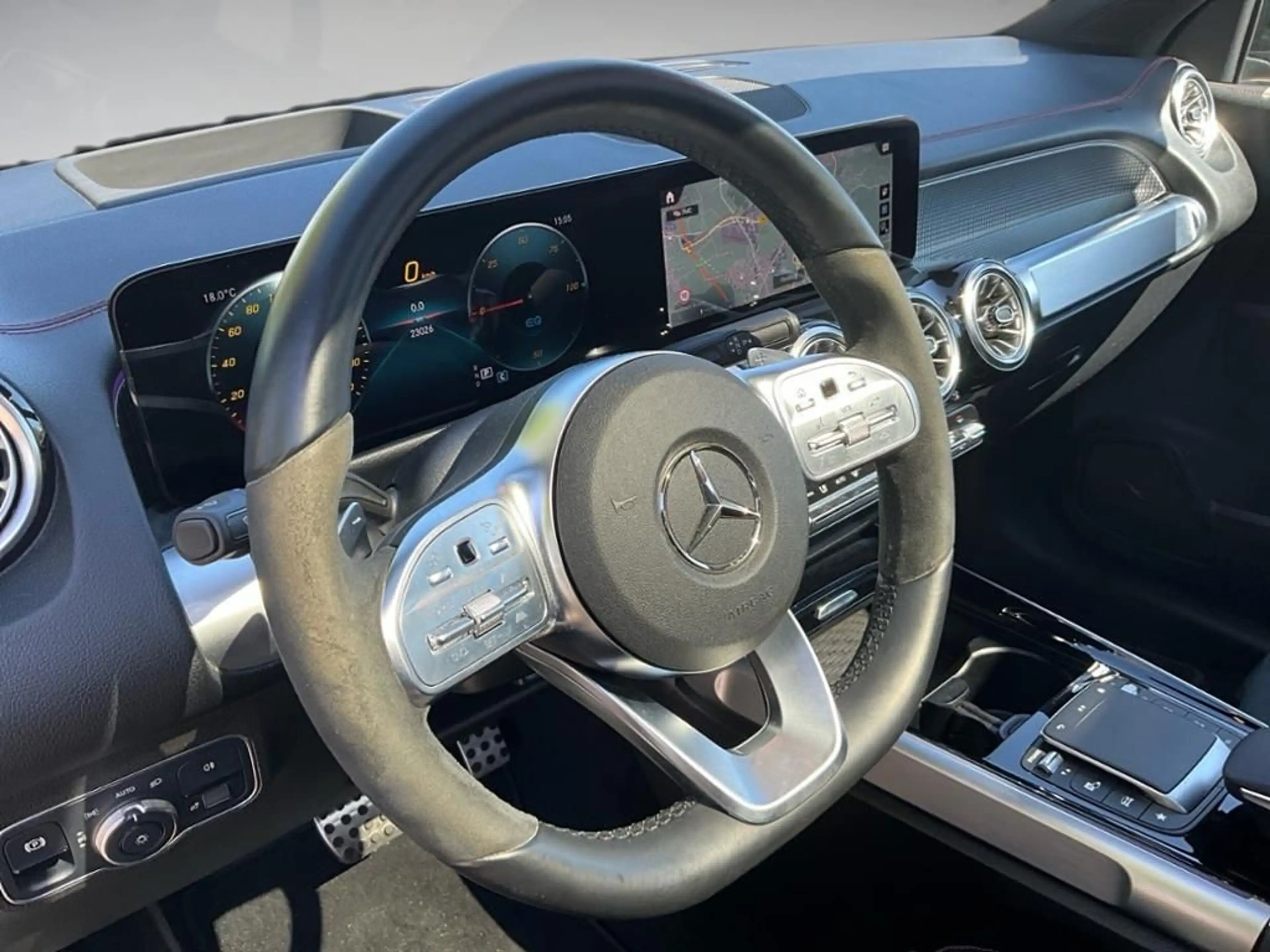 Mercedes-Benz EQB 300 4M AMG Advanced-Plus-Paket 360 ACC AUT — photo 9