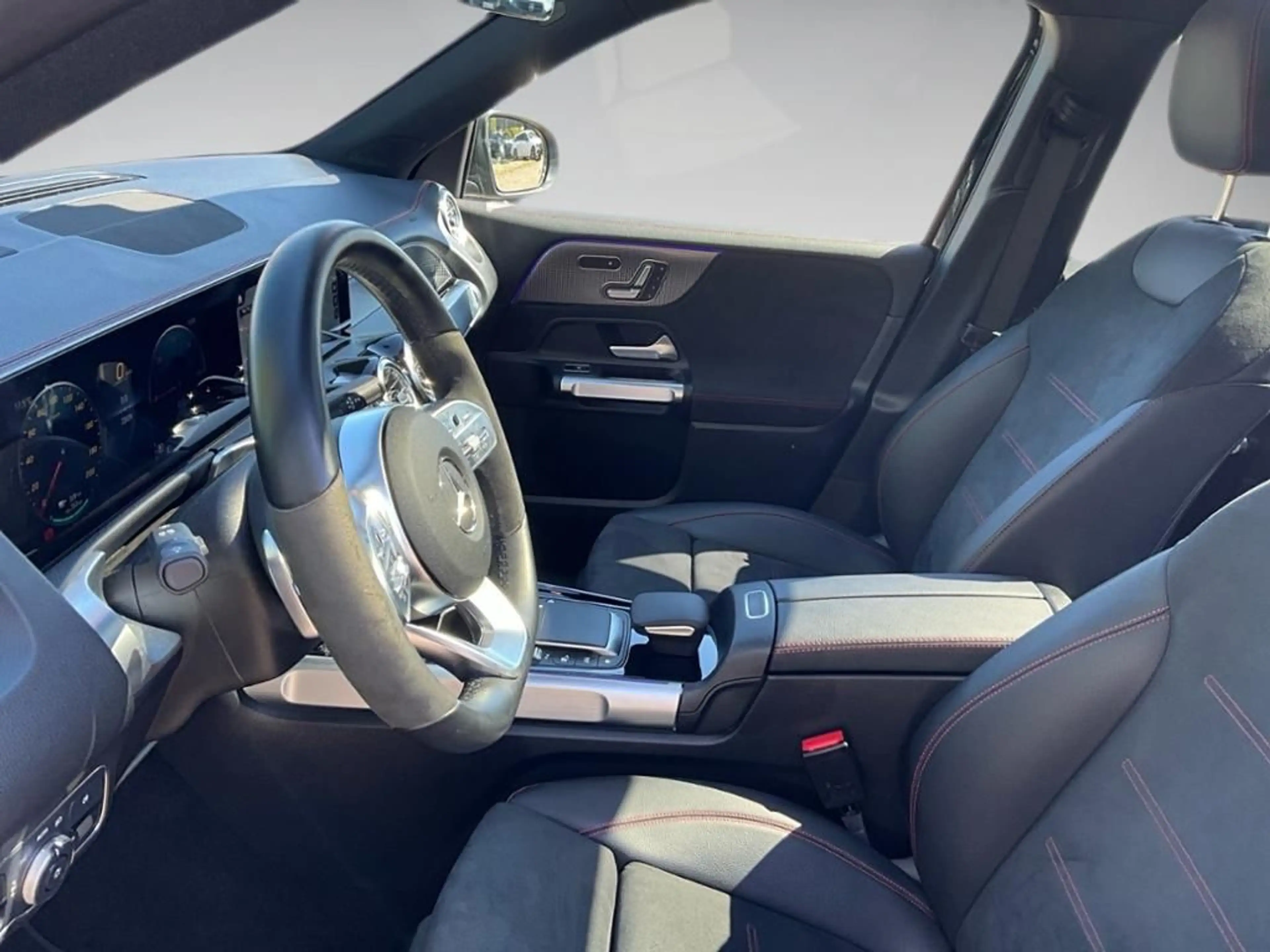 Mercedes-Benz EQB 300 4M AMG Advanced-Plus-Paket 360 ACC AUT — photo 8