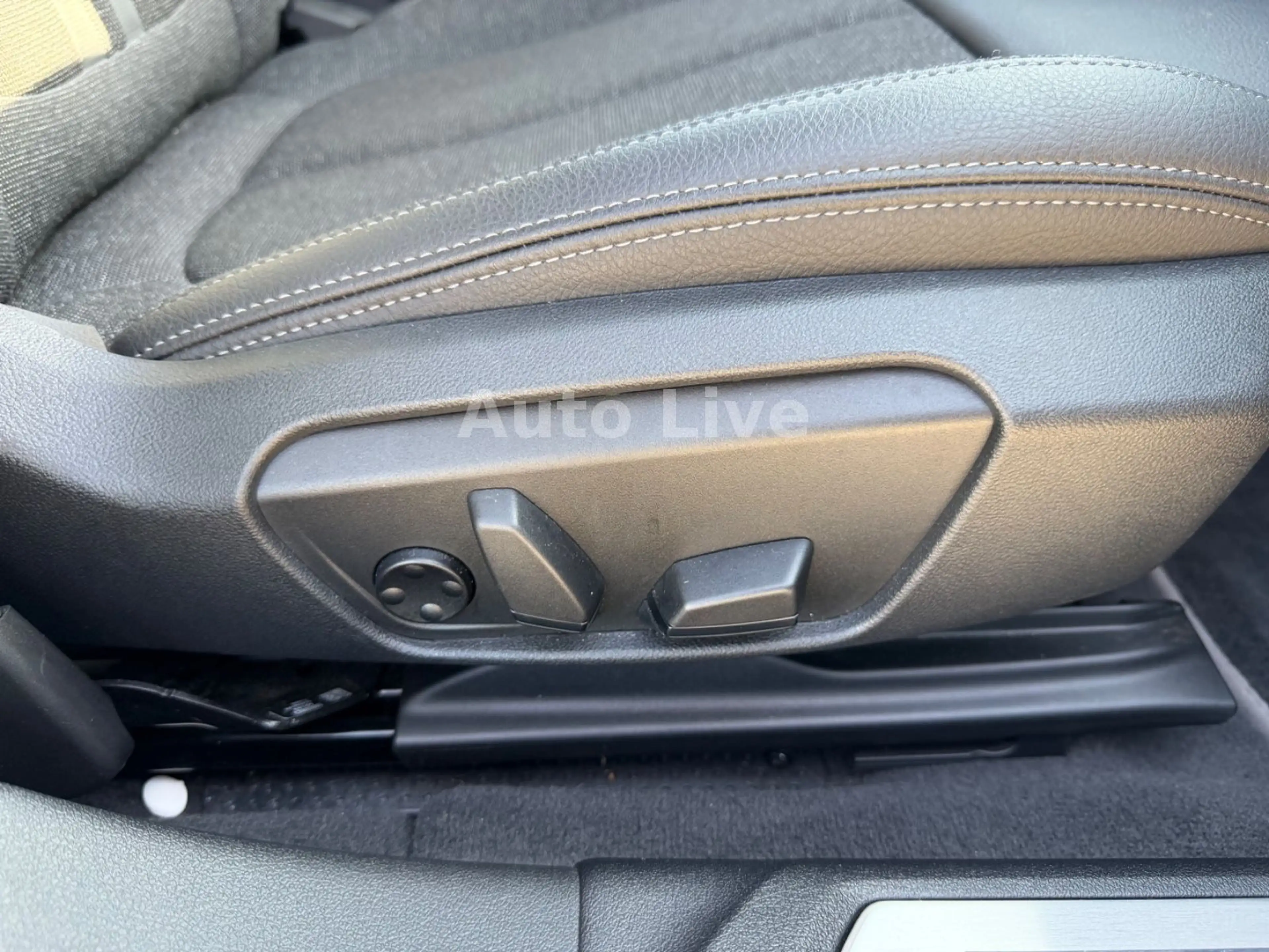 BMW 120 d xDrive*SPORT LINE*PANO*VIRTU*LED*KAMERA*VOL — photo 14
