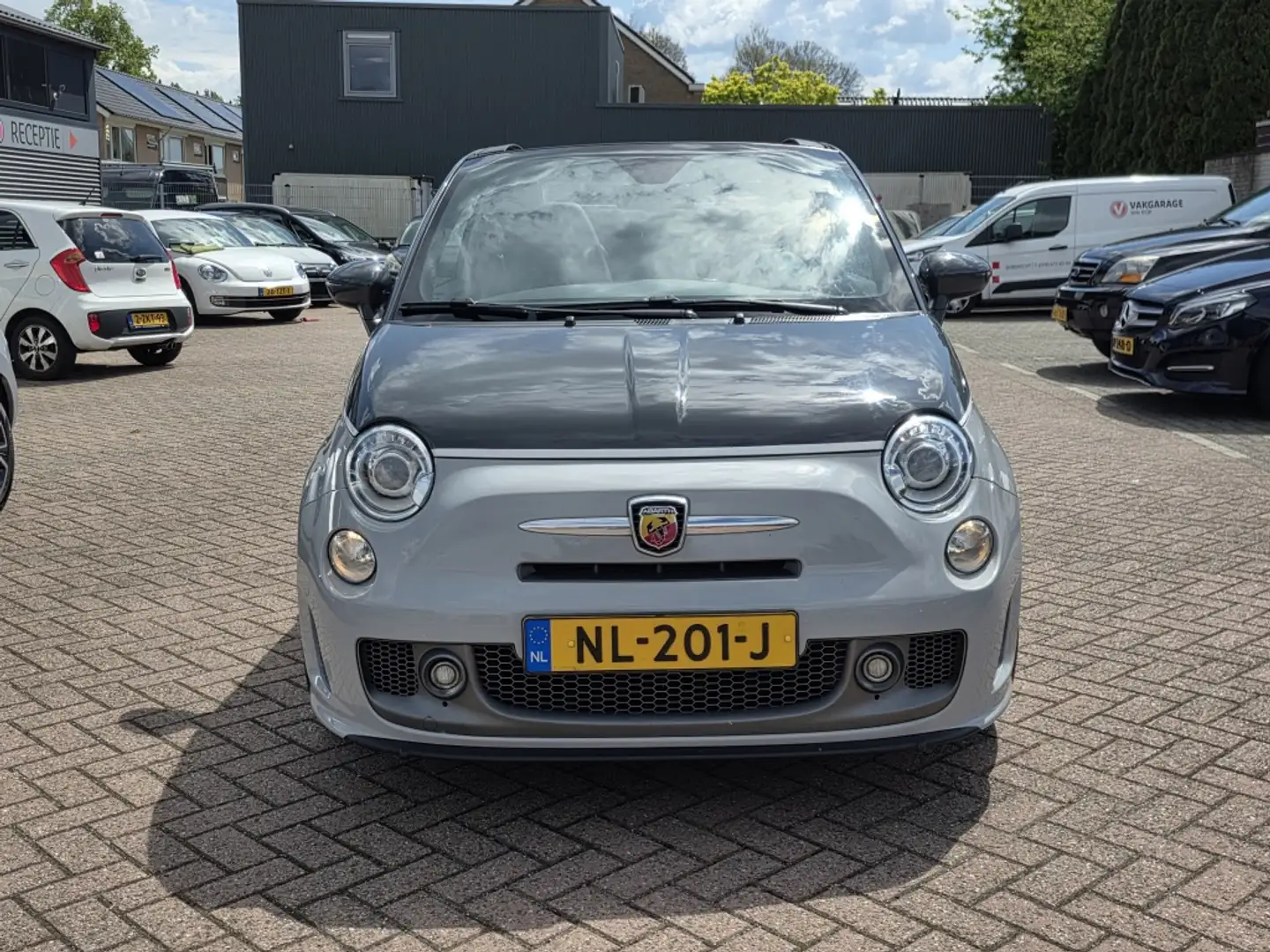 Fiat 500C Abarth 1.4 T-Jet Turismo 165pk, sabelt interieur. Grau - 2