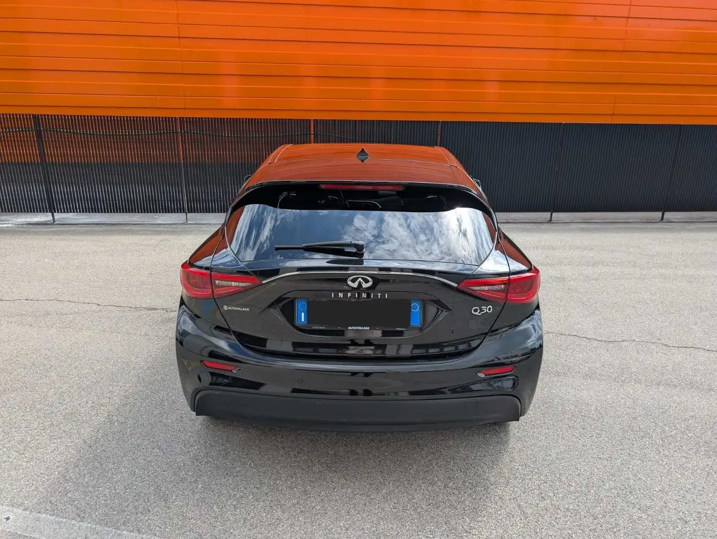 Infiniti Q30 Q30 1.5d Premium 109cv dct Nero - 2