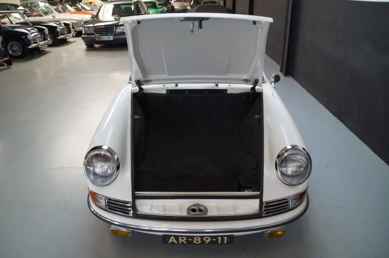 Porsche 911 Restomod â in the Spirit of R-Gruppe (1965), foto 10