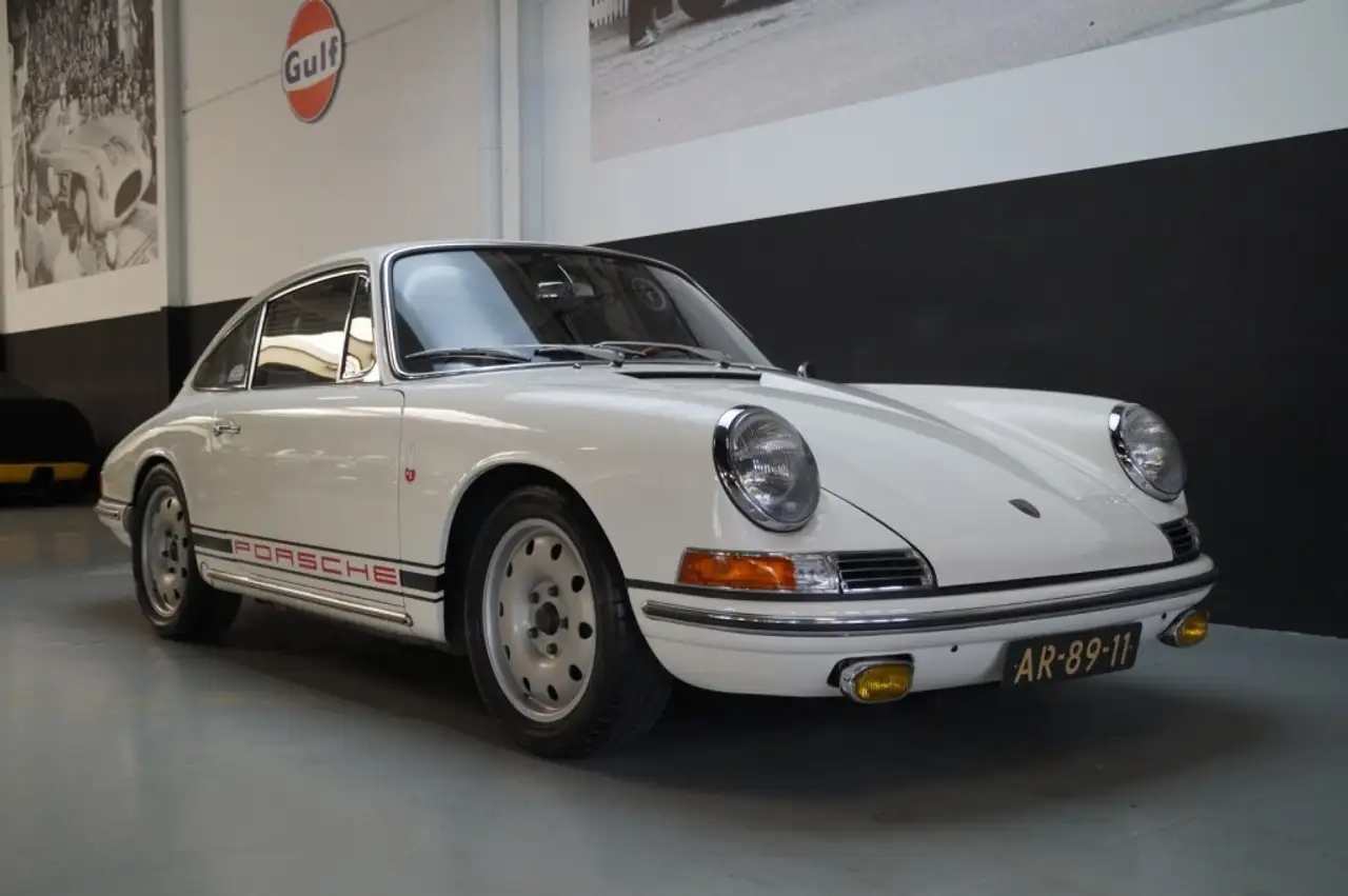 Porsche 911 Restomod â in the Spirit of R-Gruppe (1965), foto 2