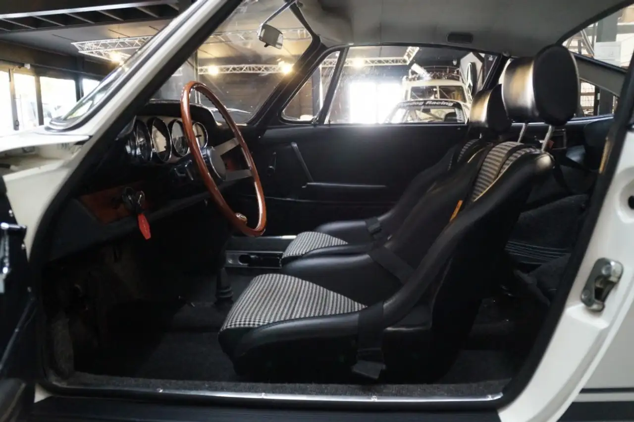 Porsche 911 Restomod â in the Spirit of R-Gruppe (1965), foto 6