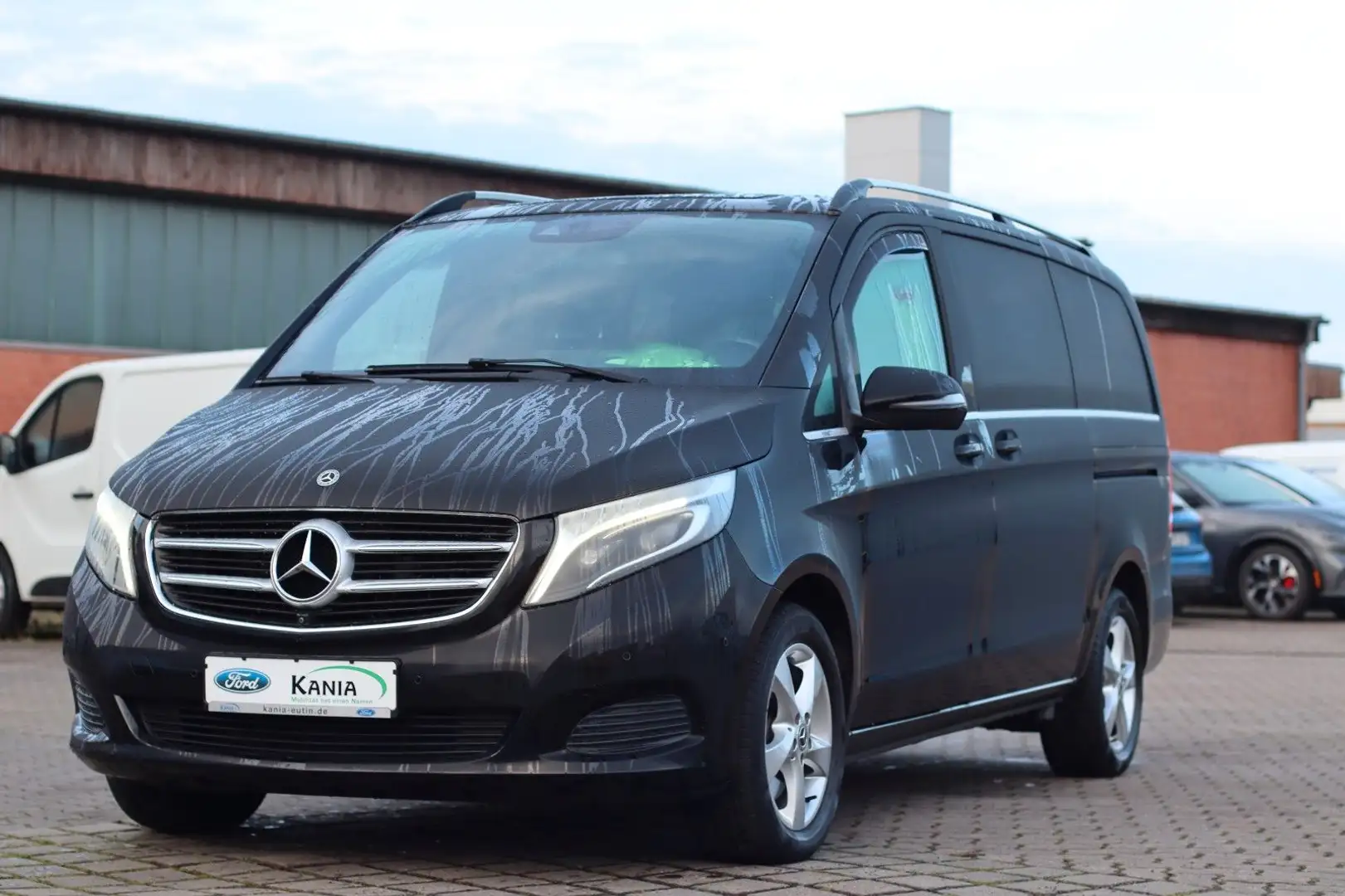 Mercedes-Benz V 220 Avantgarde Edition Schwarz - 2