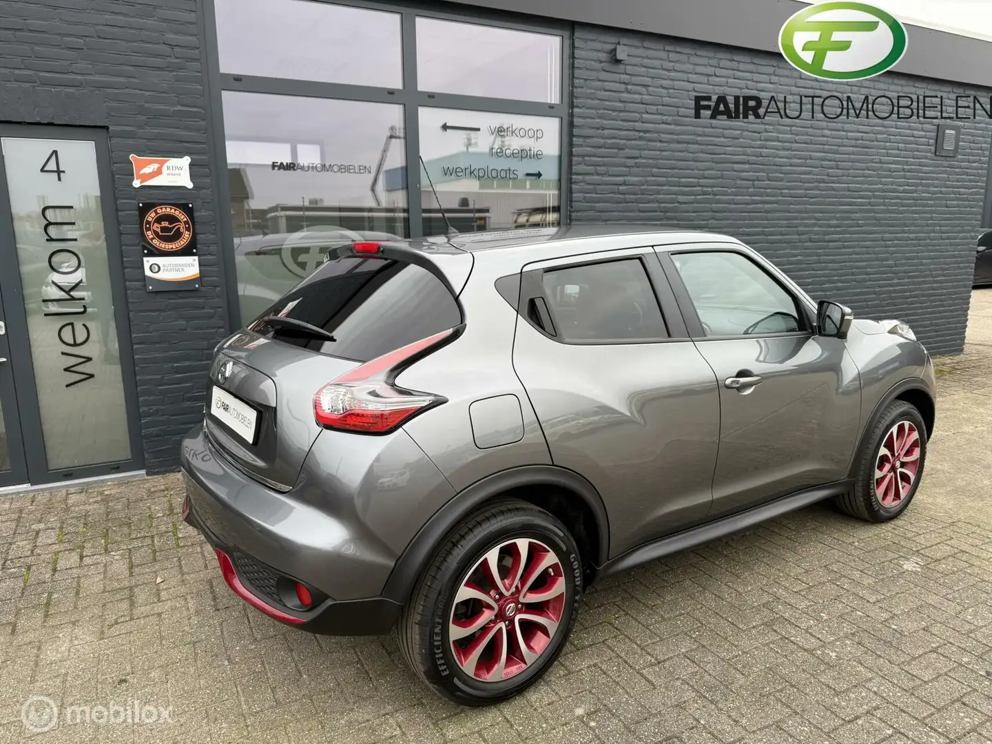 Nissan Juke 1.2 DIG-T TEKNA Grijs - 2