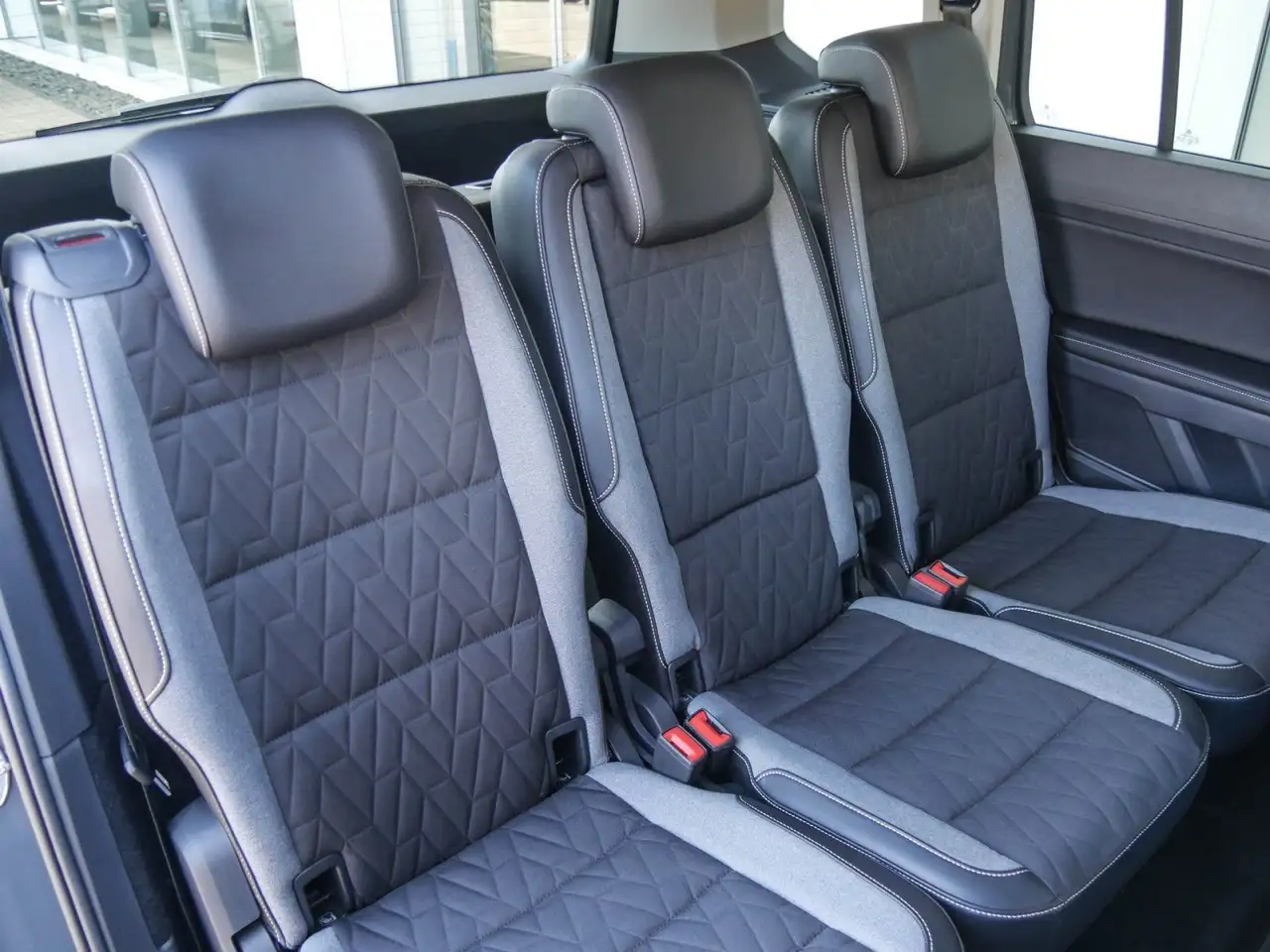 Volkswagen Touran GOAL 1.5 TSI Navi Kamera ACC 7-Sitzer 4