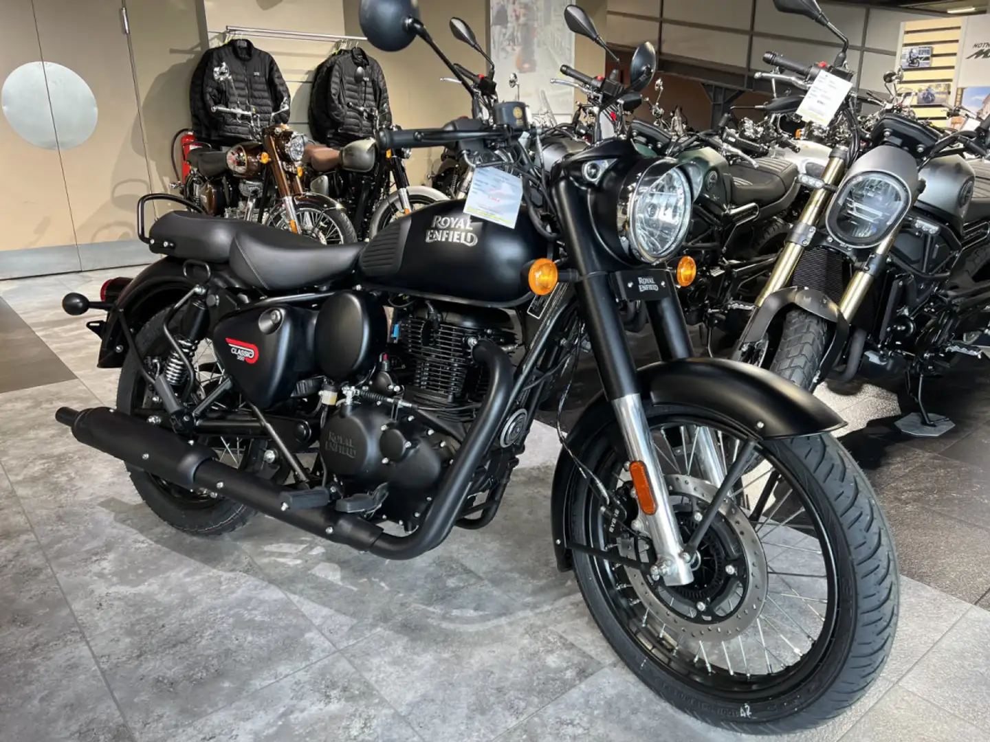 Royal Enfield Classic 350 Noir furtif foncé Zwart - 2
