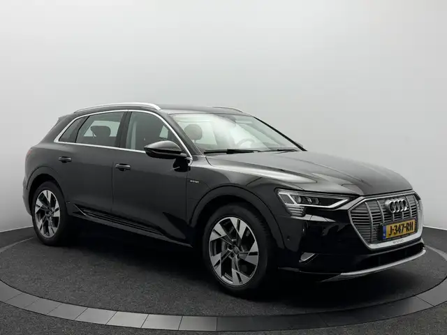 Audi E-Tron view 5