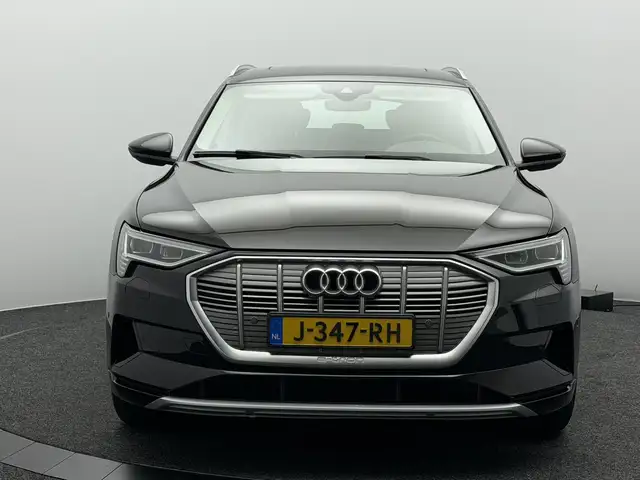 Audi E-Tron view 6