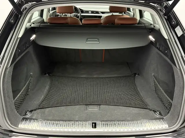 Audi E-Tron view 9