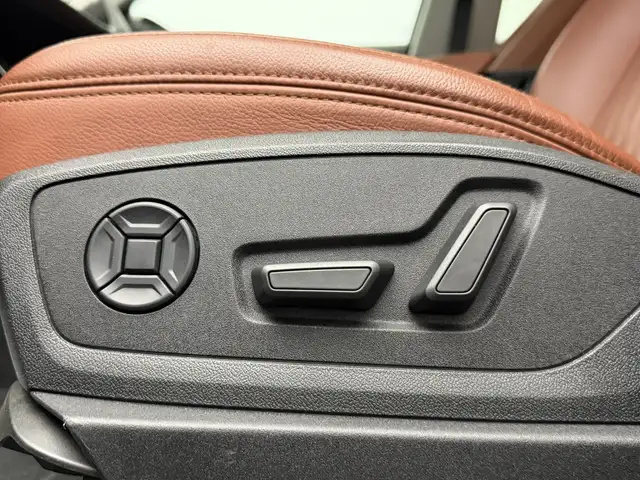Audi E-Tron view 14