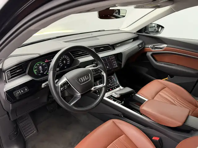 Audi E-Tron view 12