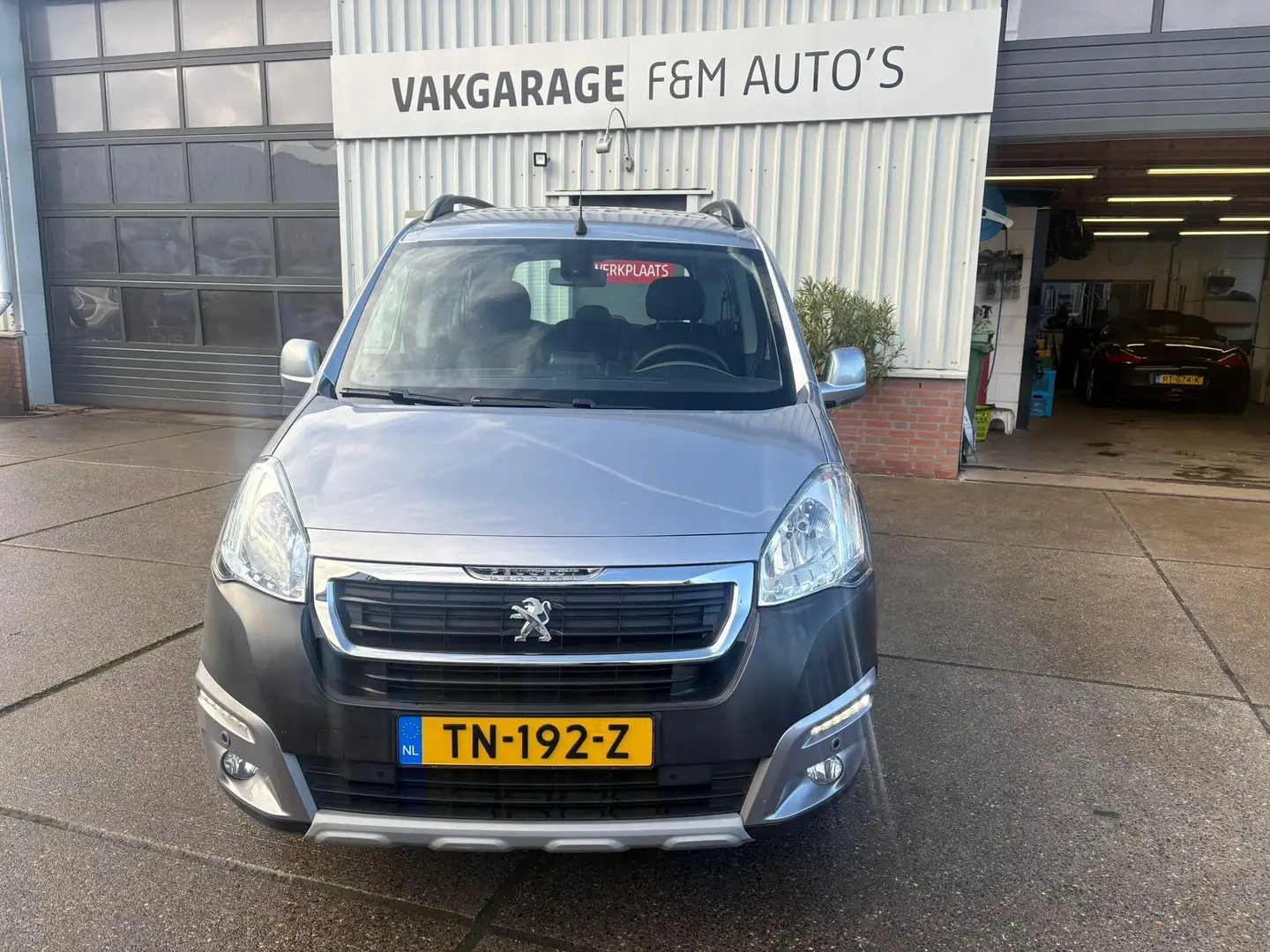 Peugeot Partner Tepee 1.2 PureTech Active Distributieriem is verva Grijs - 2