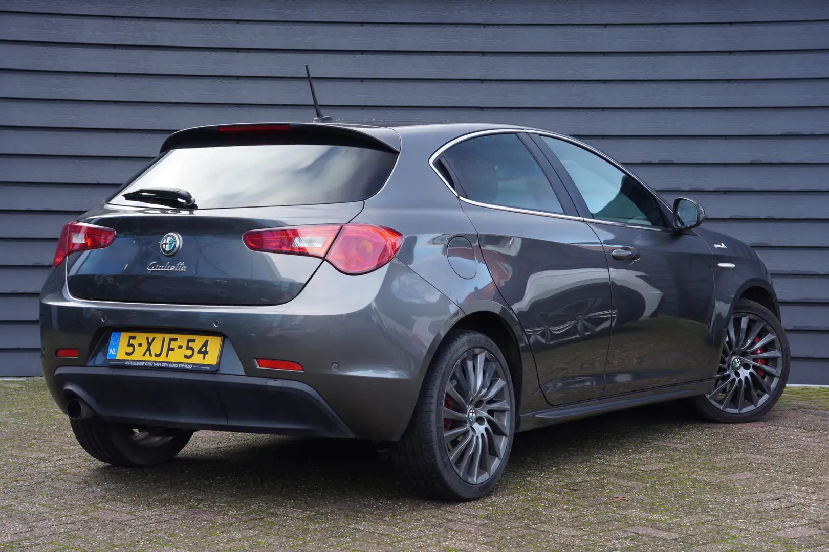 Alfa Romeo Giulietta 1.4 T Exclusive - 170 PK - QV LINE - AUTOMAAT - NA Gris - 2