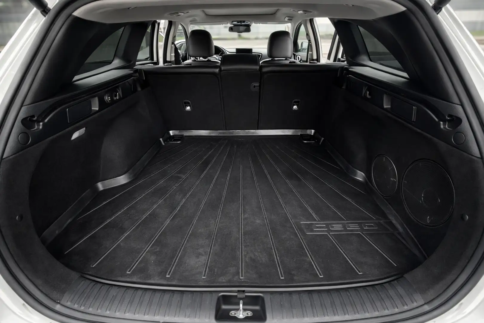 Kia Ceed SW / cee'd SW ceed SW 1,6 CRDi SCR ISG Platin DCT Platin - 2