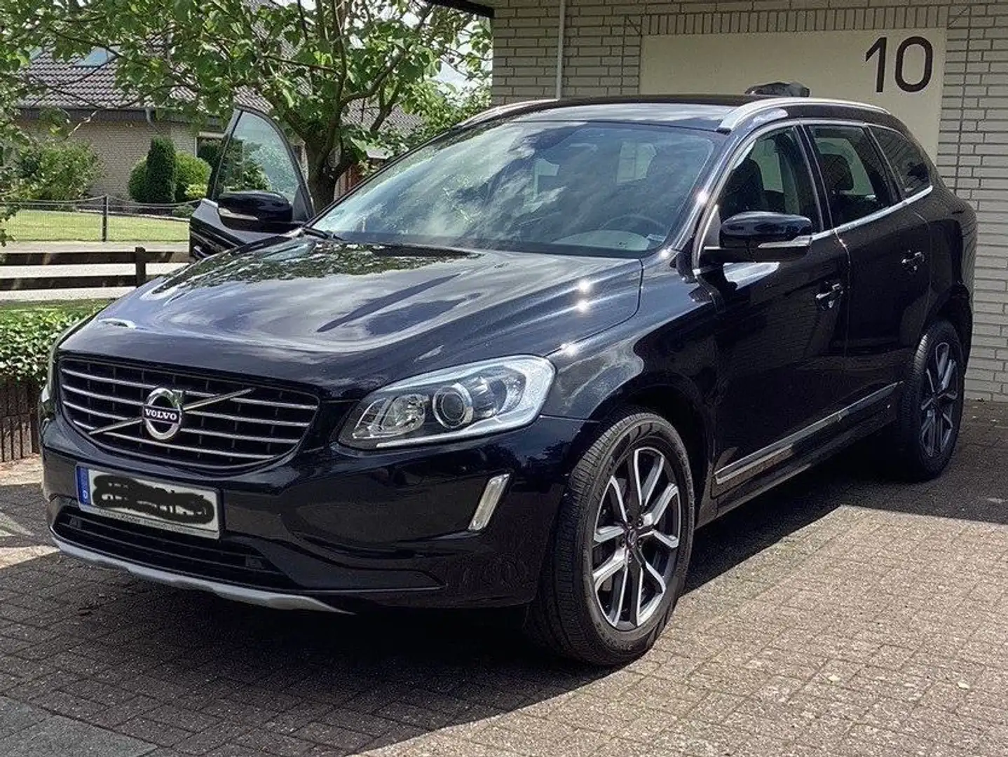 Volvo XC60 XC60 Diesel D4 AWD Geartronic Summum Schwarz - 1