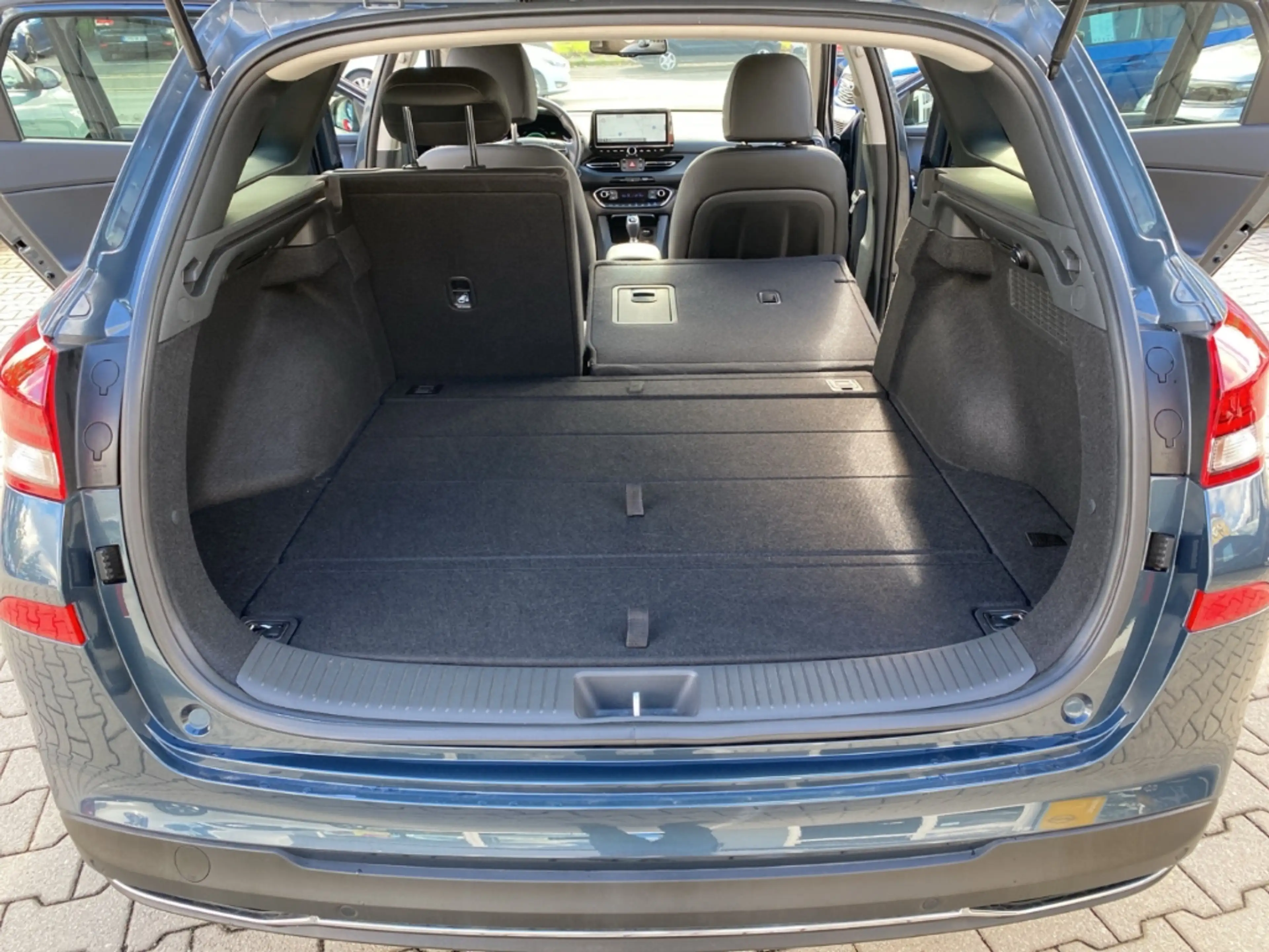 Hyundai i30 Kombi 1.5 T +48V Prime Navi LED SHZ DAB Rü.CAM PDC — photo 5