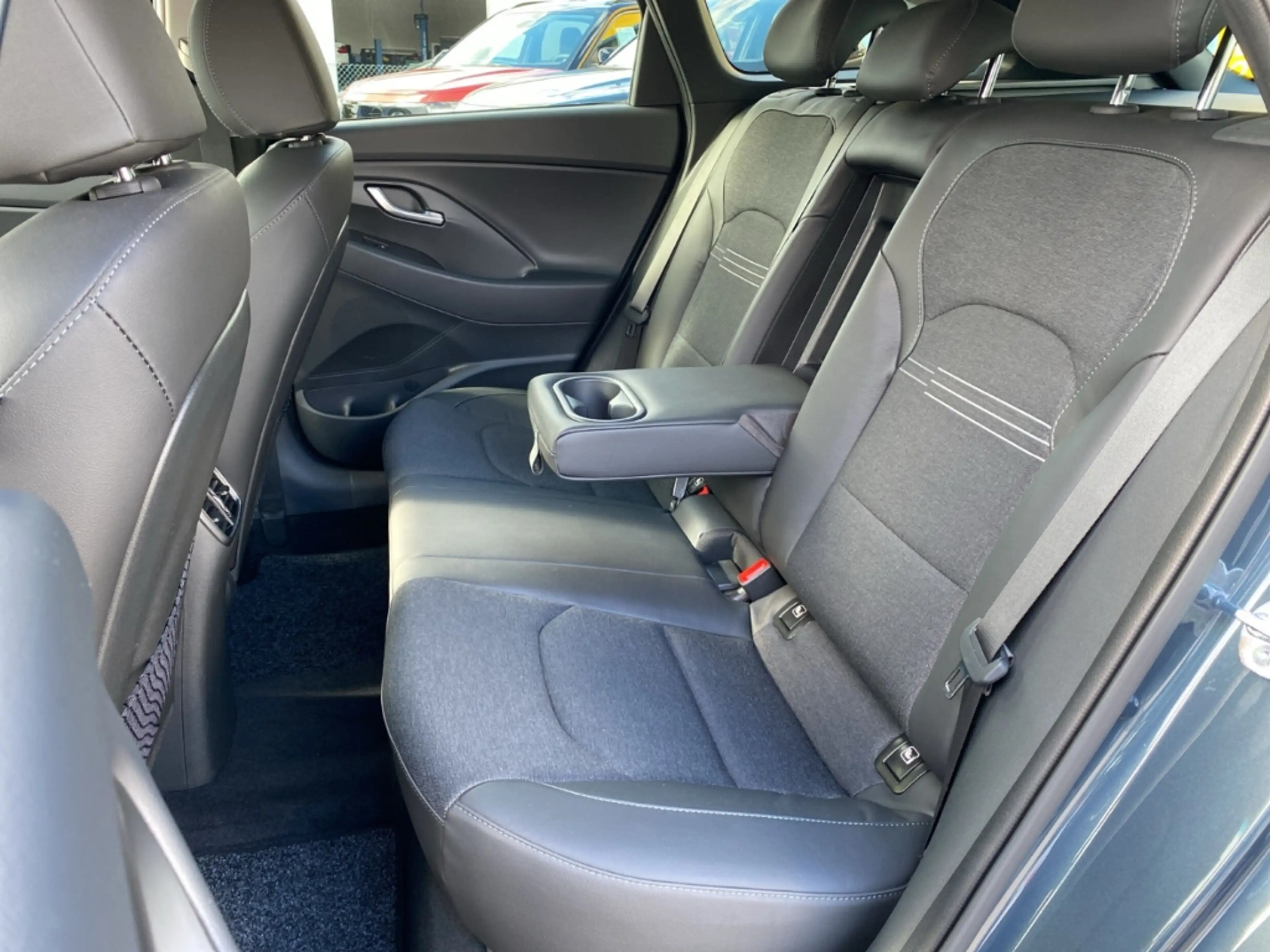 Hyundai i30 Kombi 1.5 T +48V Prime Navi LED SHZ DAB Rü.CAM PDC — photo 9
