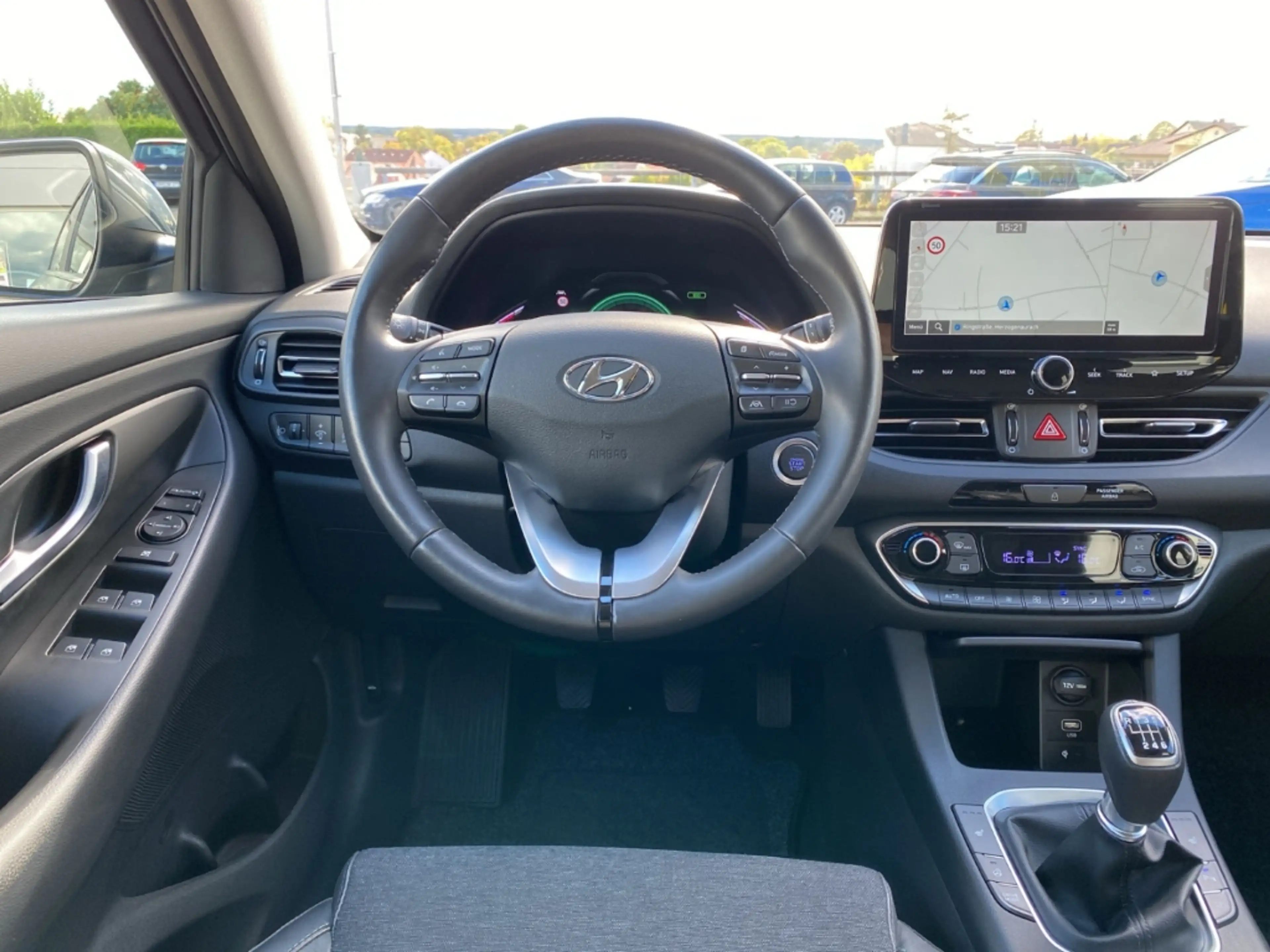 Hyundai i30 Kombi 1.5 T +48V Prime Navi LED SHZ DAB Rü.CAM PDC — photo 11