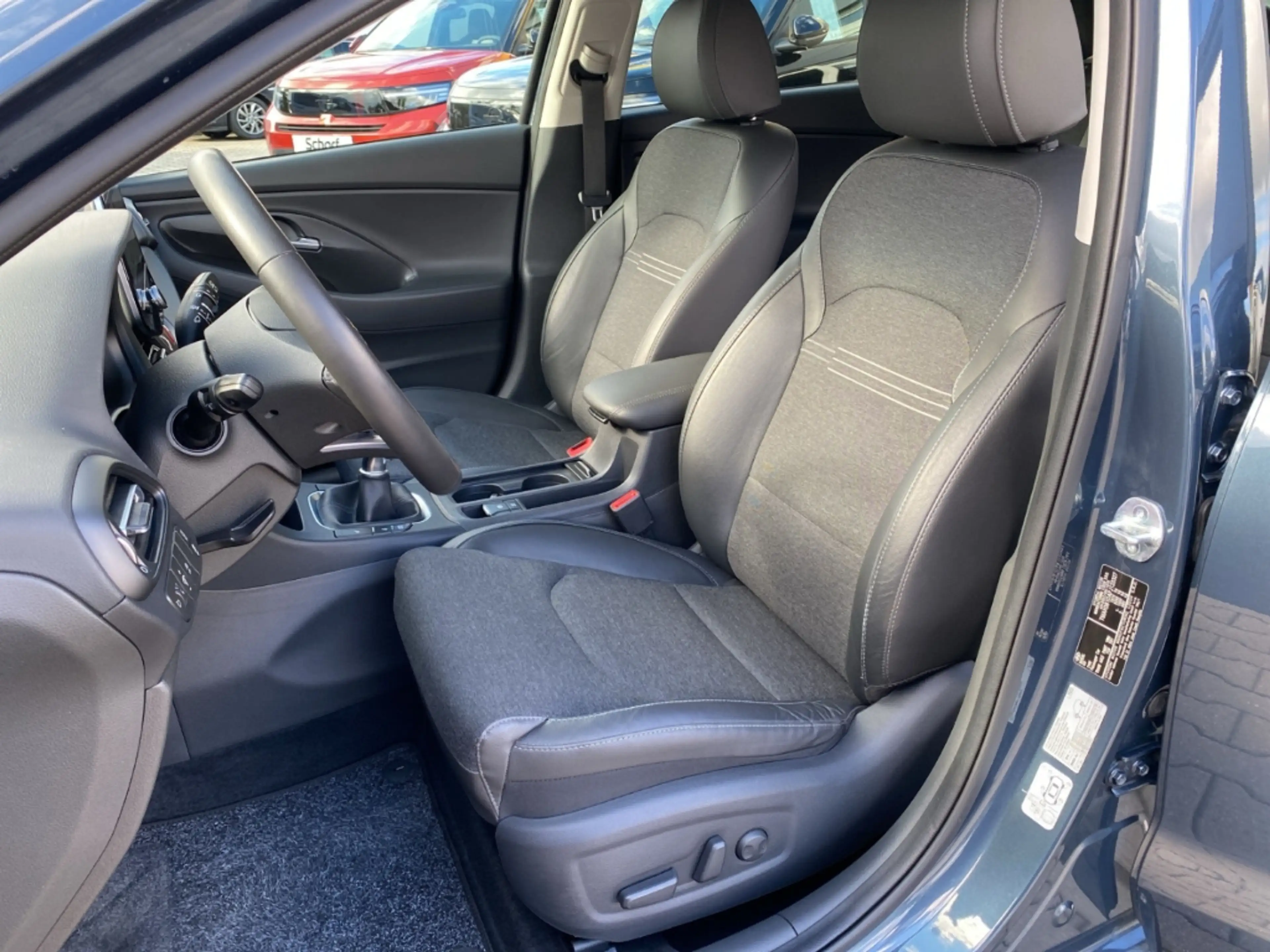 Hyundai i30 Kombi 1.5 T +48V Prime Navi LED SHZ DAB Rü.CAM PDC — photo 13