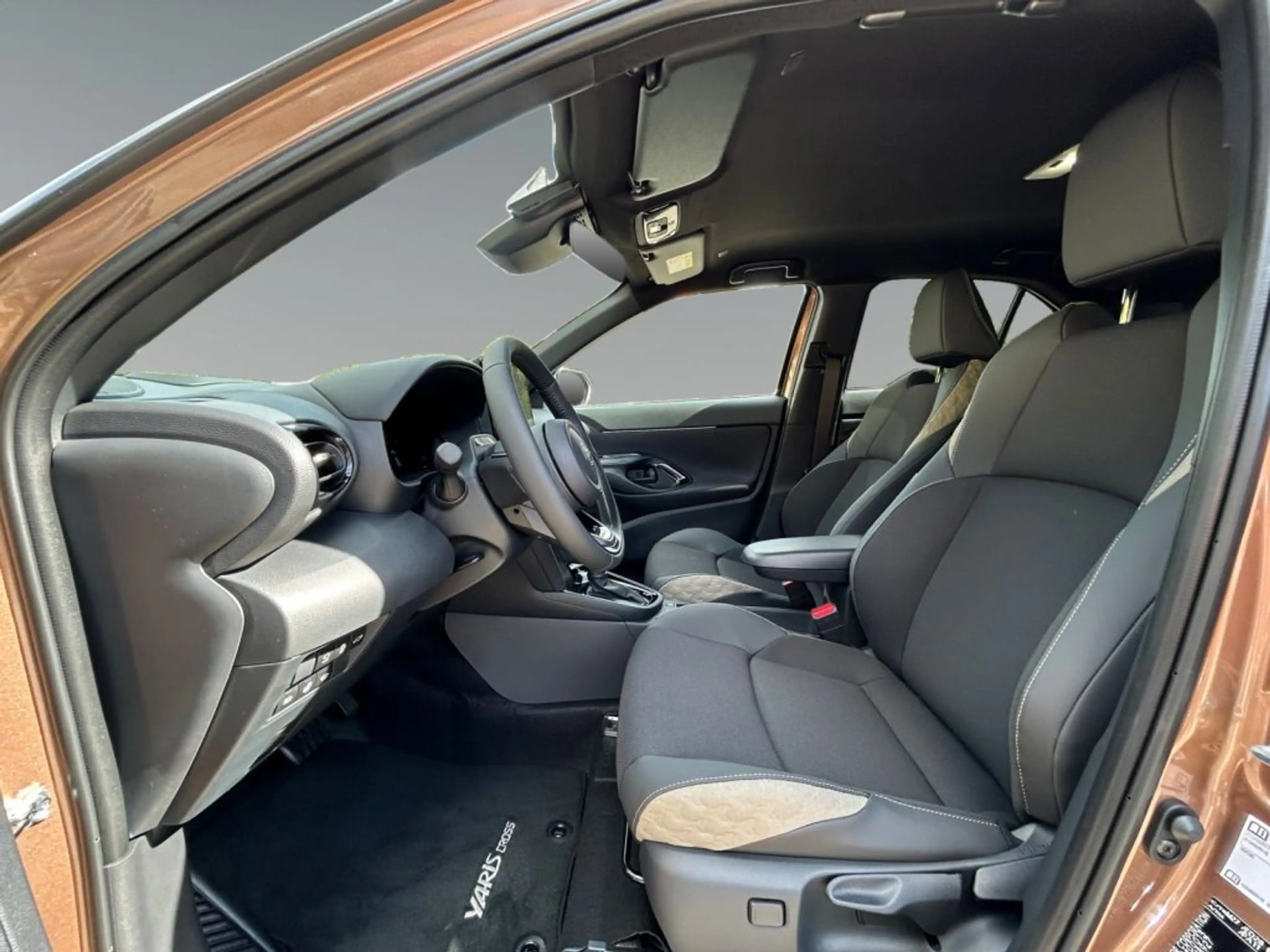 Toyota Yaris Cross Hybrid 130 1.5 VVT-i Lounge (XPB1) — photo 9