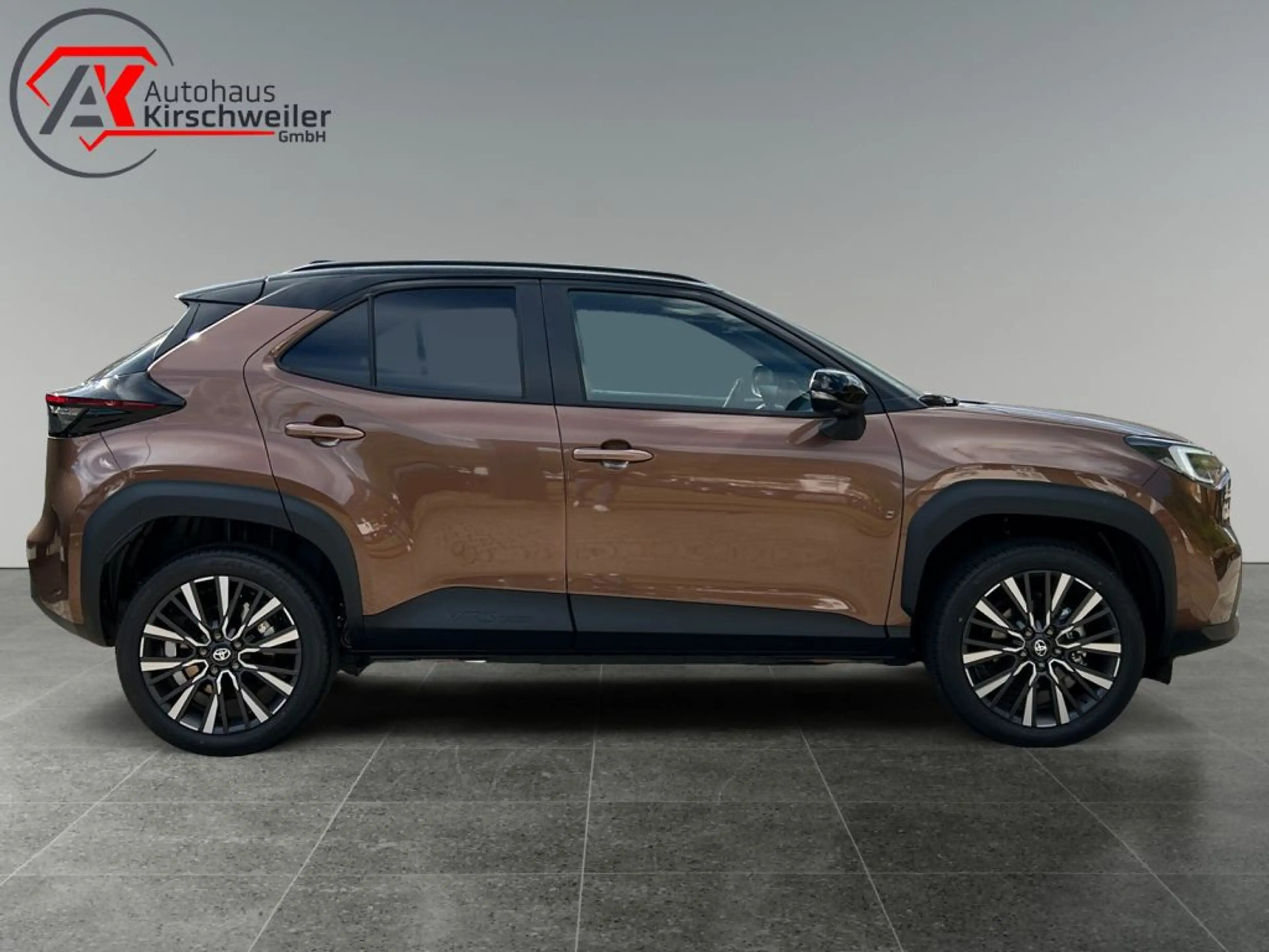 Toyota Yaris Cross Hybrid 130 1.5 VVT-i Lounge (XPB1) — photo 6