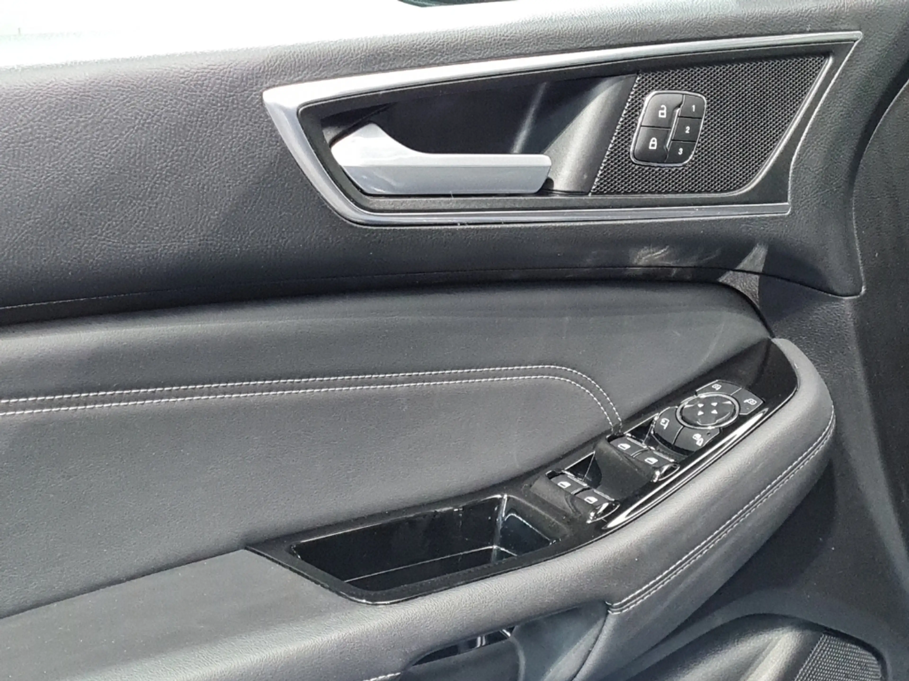Ford S-Max 2.0 TDCI Titanium*LHZ*GRA*ESP*AMBIENTE — photo 10